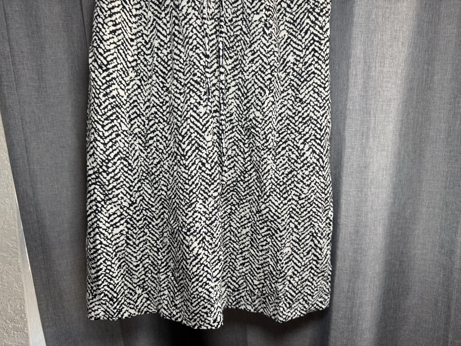 O’Neill Aztec Zig Zag Black & White V Neck Dress Women’s Size Medium
