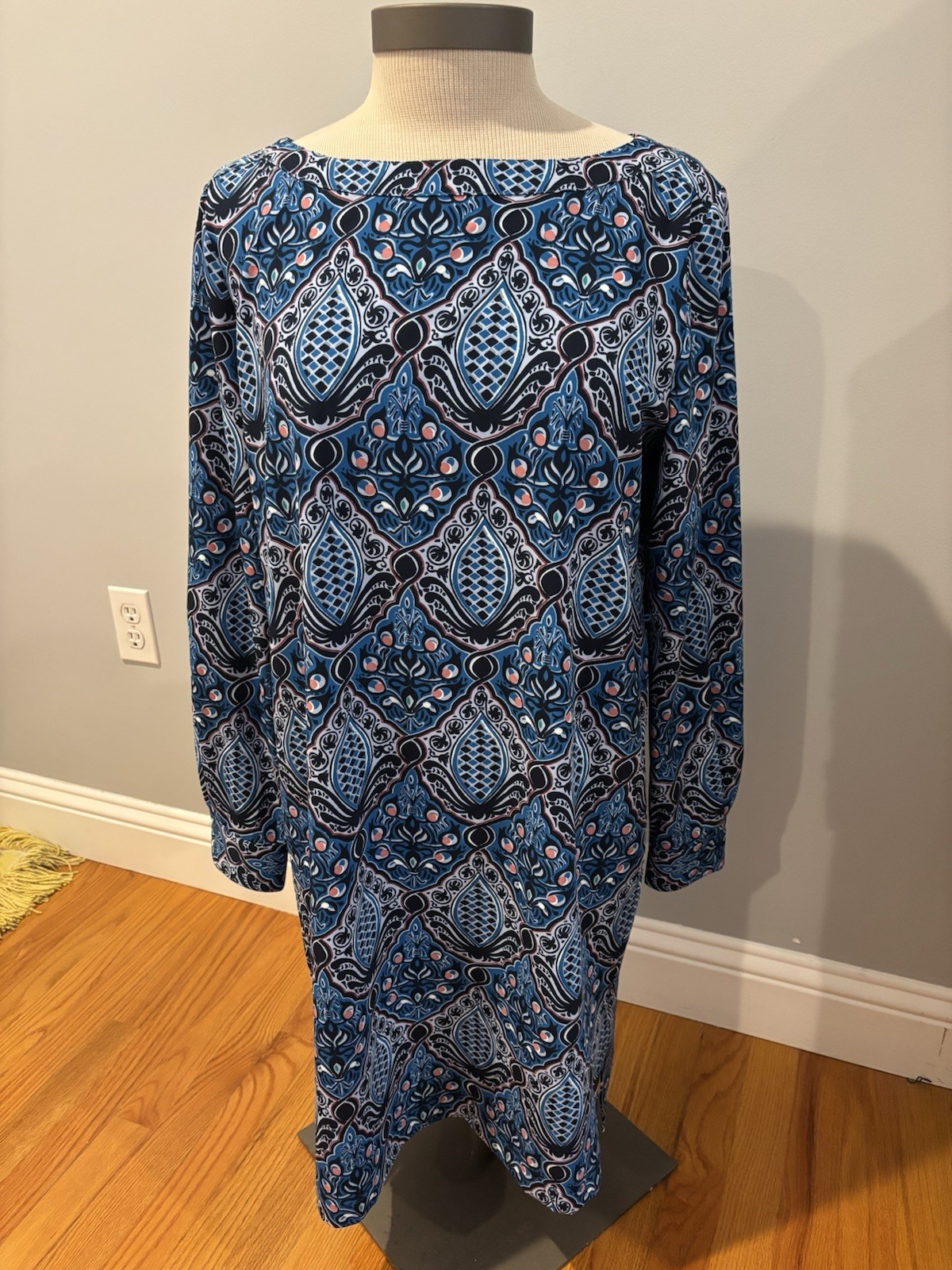 LOFT Blue Geometric Knit Keyhole Boat Neck Shift Knee Dress Long Sleeve M