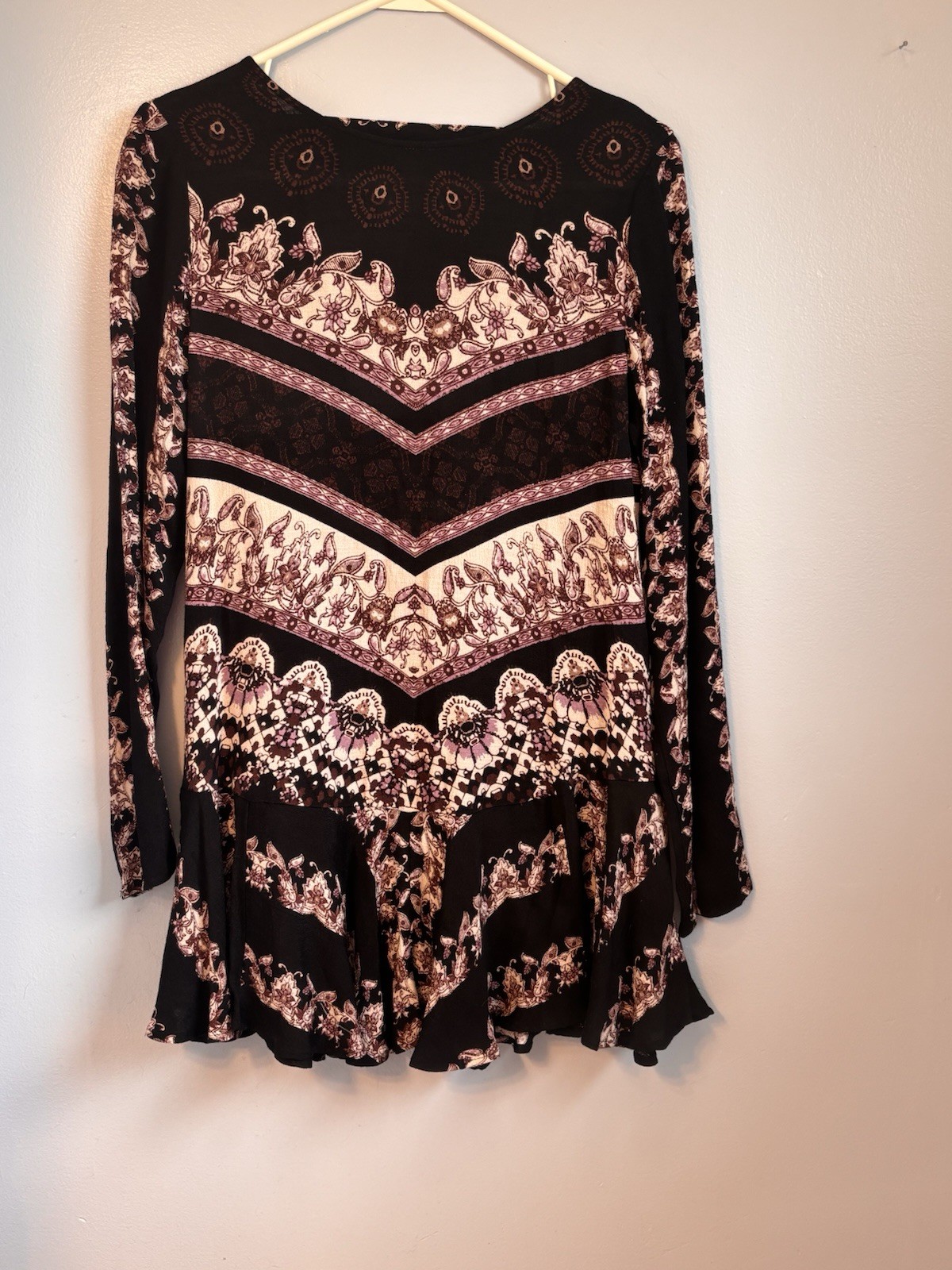 Free People Black Floral Long Sleeve Dress. Sz XS PTP 19” Rise 32”