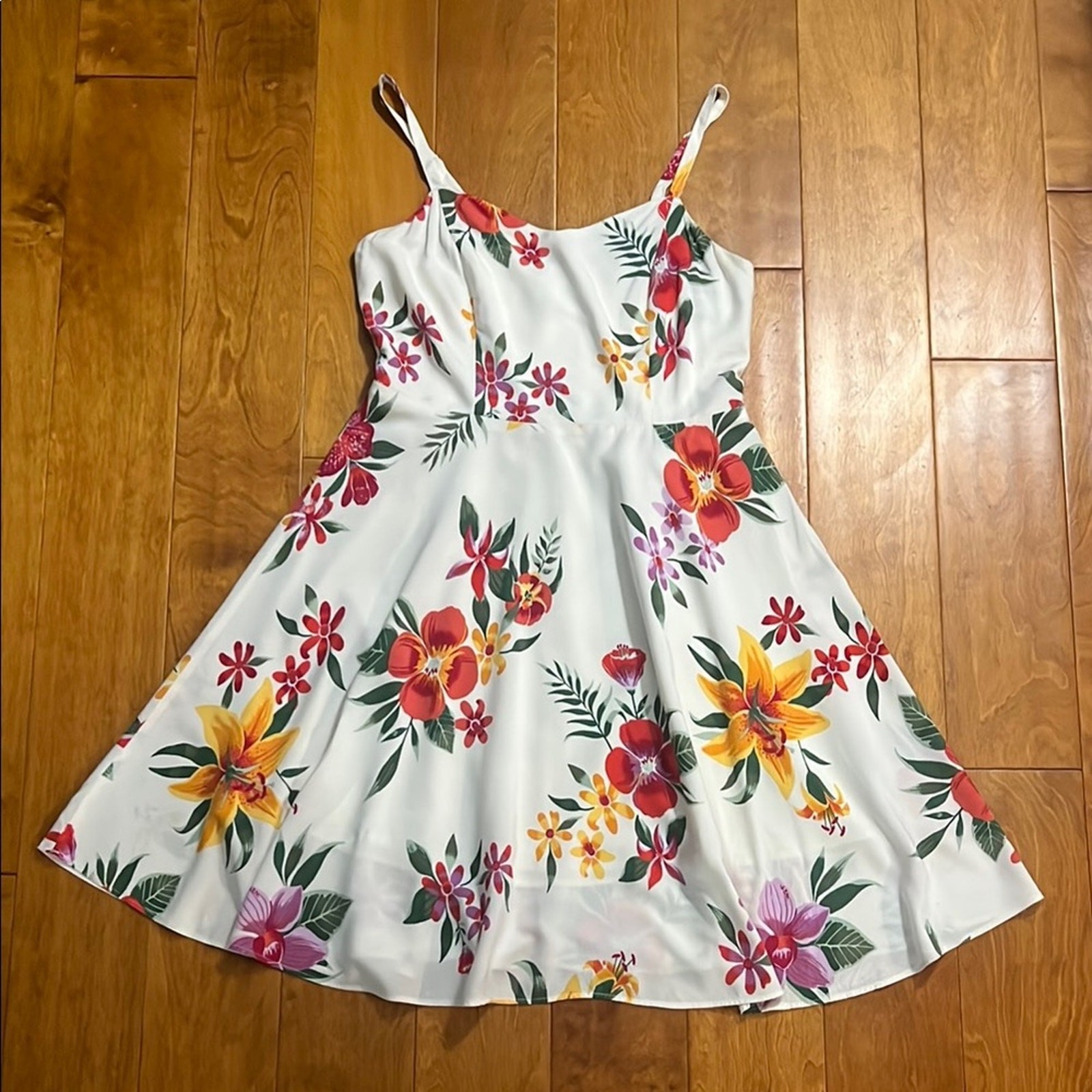Old Navy Cami White Floral Fit & Flare Sundress Size M Cottage-core Garden