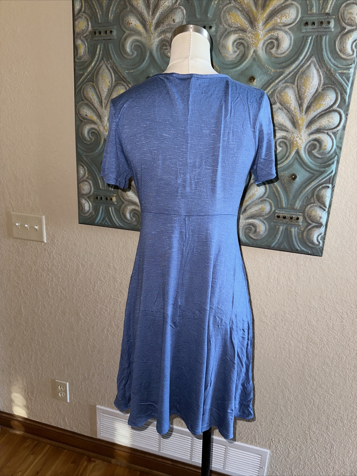 Olivia Rae MEDIUM New York Stretch Blue Short Sleeve Fit Stretchy Dress
