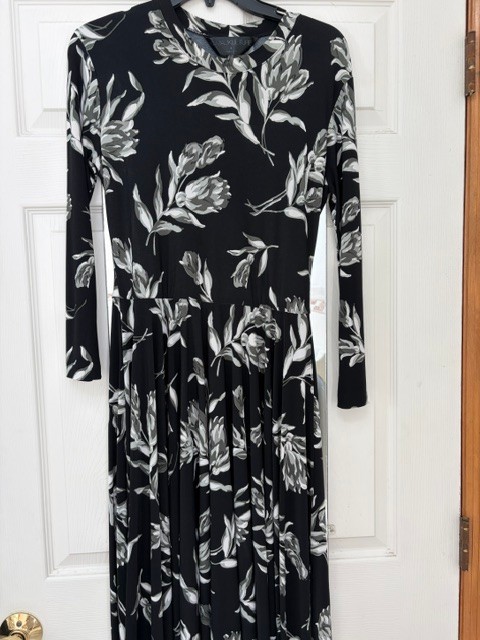 KAMALIKULTURE Black Floral Print Long Sleeve Dress Size S