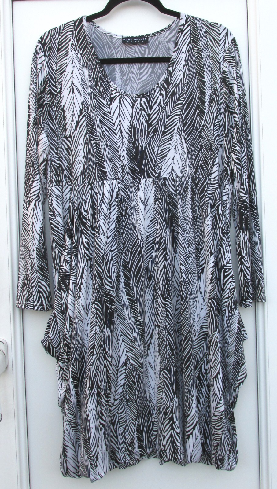 Kurt Muller Magic Dress One Size fits 10-16 White & Black Bubble Hem