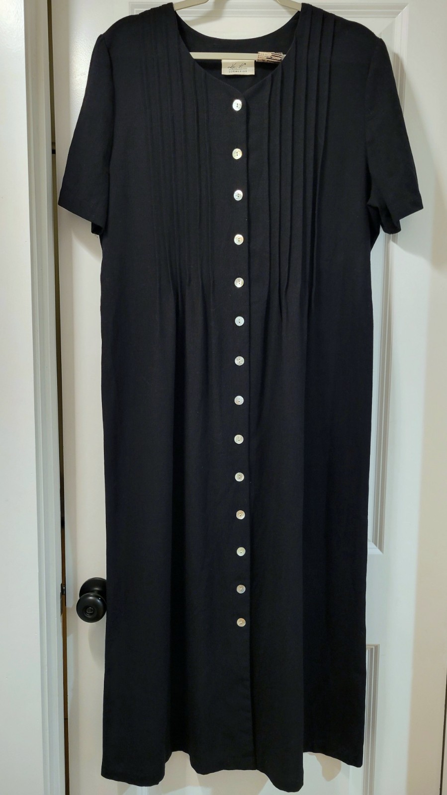 CLASSIC Kathie Lee Short Sleeve Maxi Dress Abalone-Style Buttons Tie Back Detail