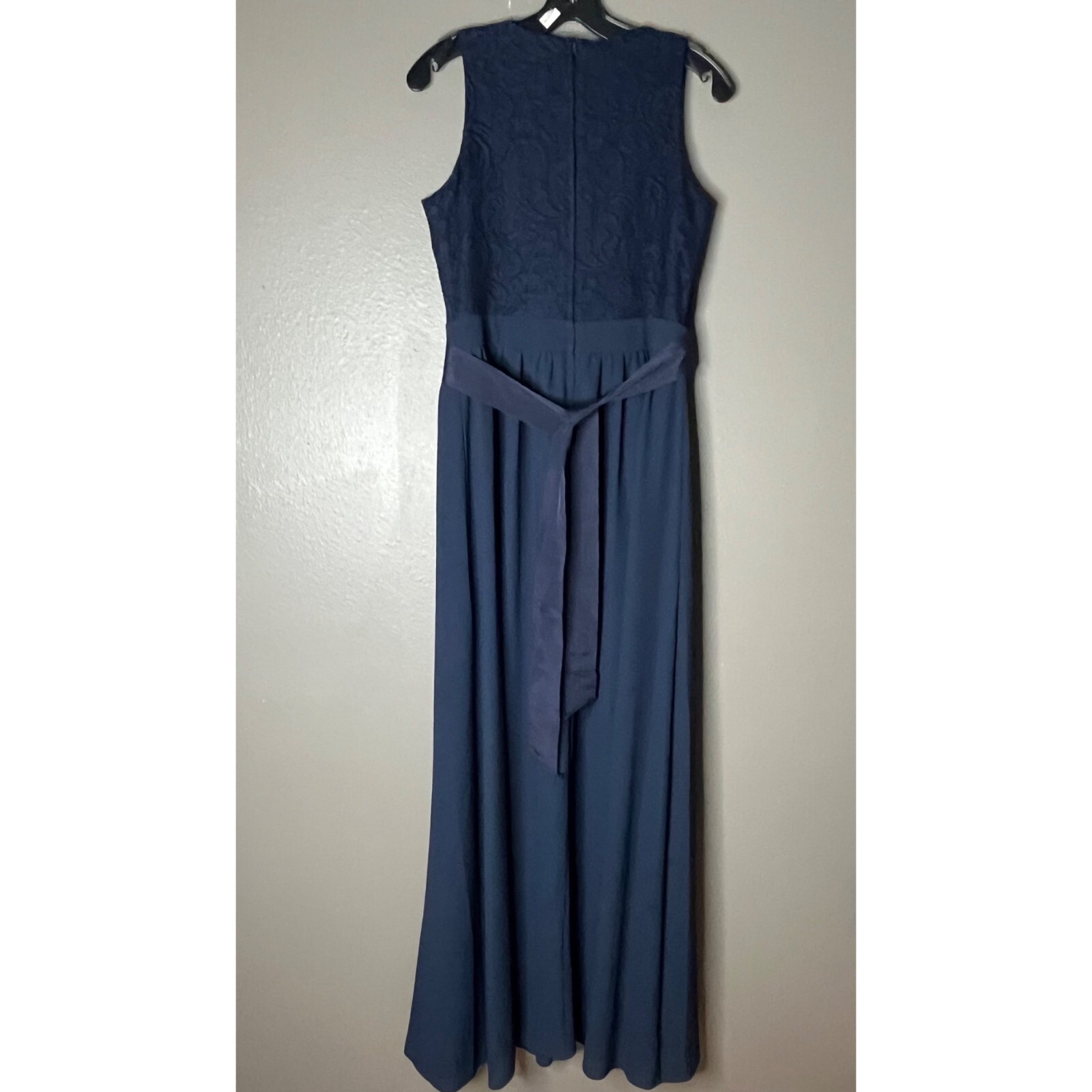 Belle Badgley Mischka Size 8 Navy Sleeveless Lace & Chiffon Evening Prom Dress