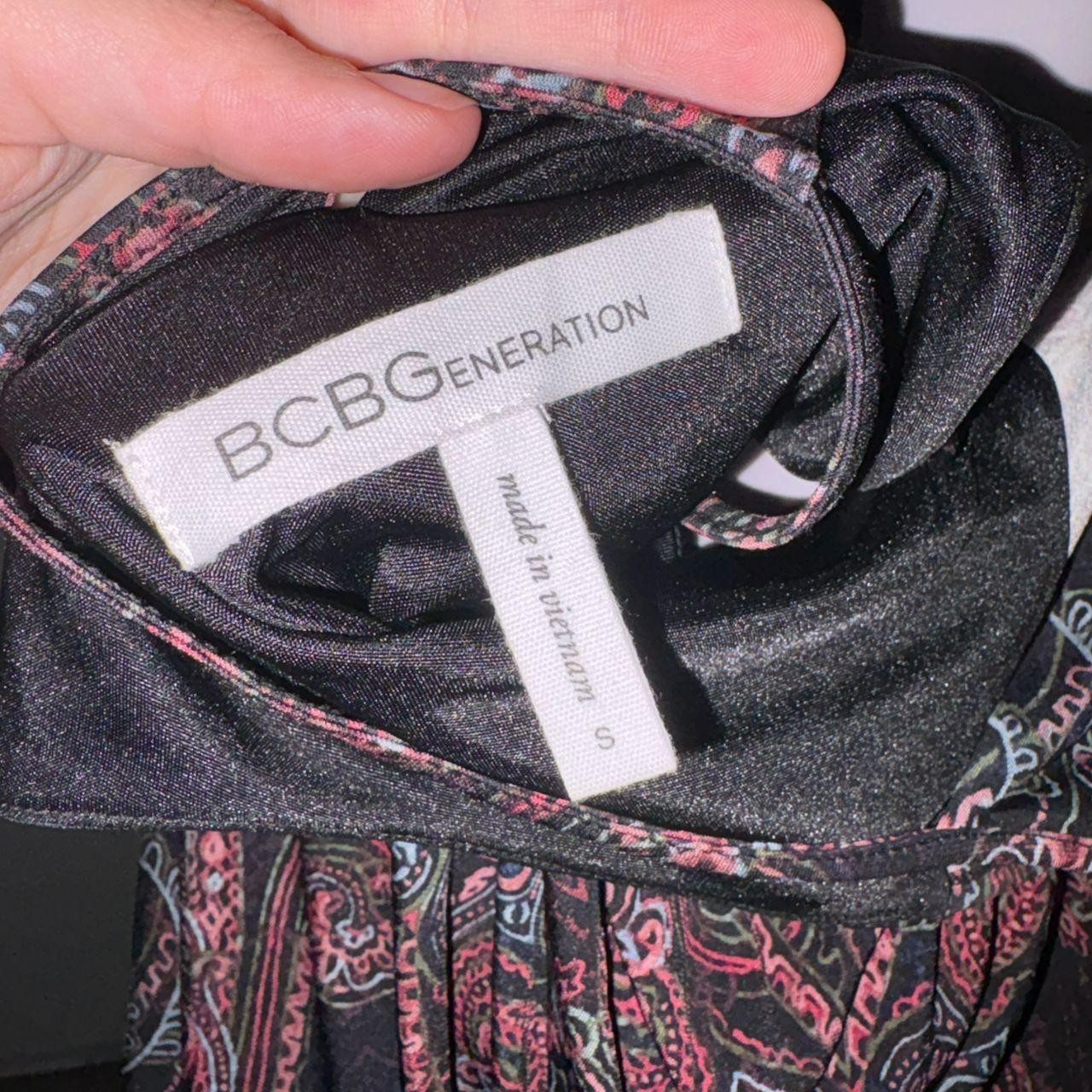 BCBGeneration Black and Purple Paisley Deep Cut Midi Dress With Pockets