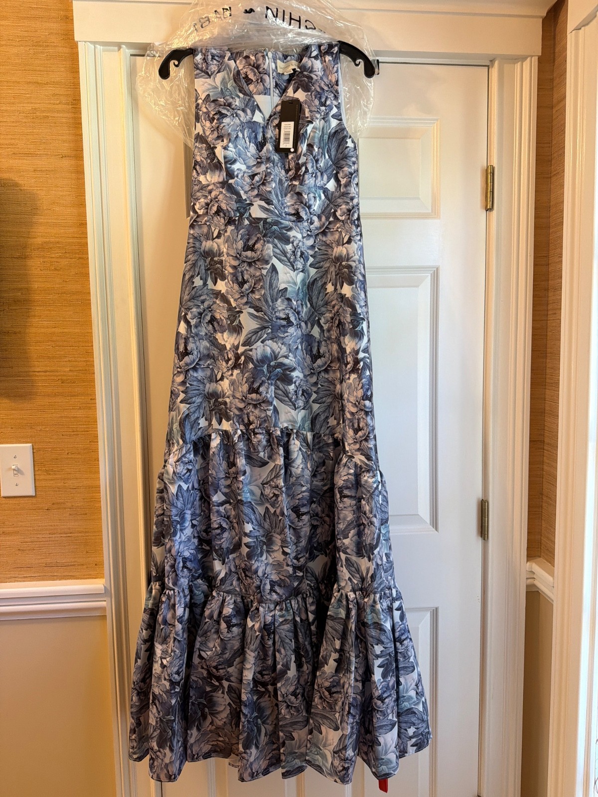 ✨ BRAND NEW WITH TAGS ✨ Sachin & Babi Rori Gown in “Frozen Flora” Size: 2 Stunn