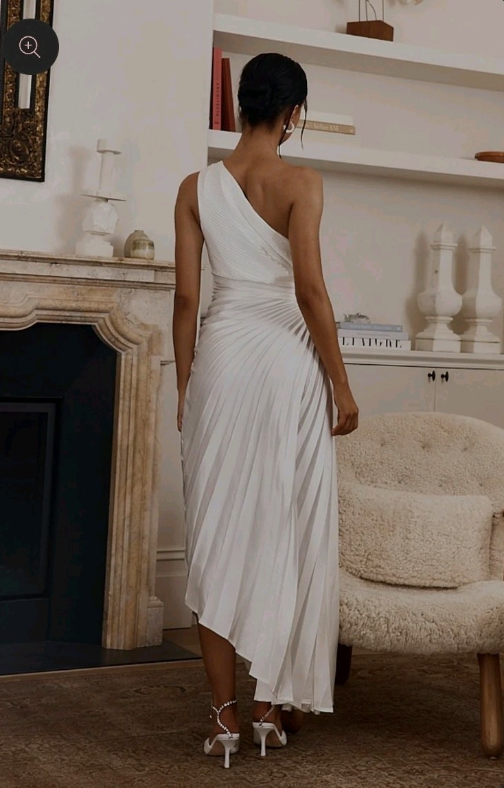 Selfie Leslie Brooklynn One- Shoulder Accordion Pleat Dress White M