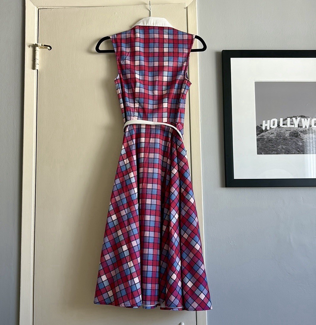 Unique Vintage Dress size XS/2 Plaid Sleeveless Dress with Belt