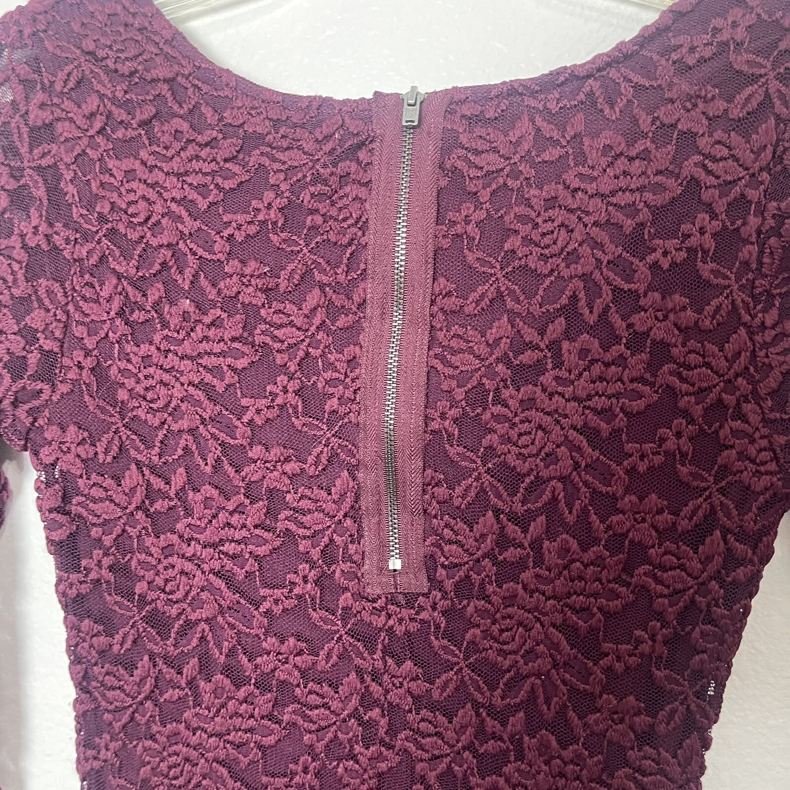 Forever 21 Small Bodycon Dress Lace Dark Purple 3/4 Sleeves Mid Thigh Length
