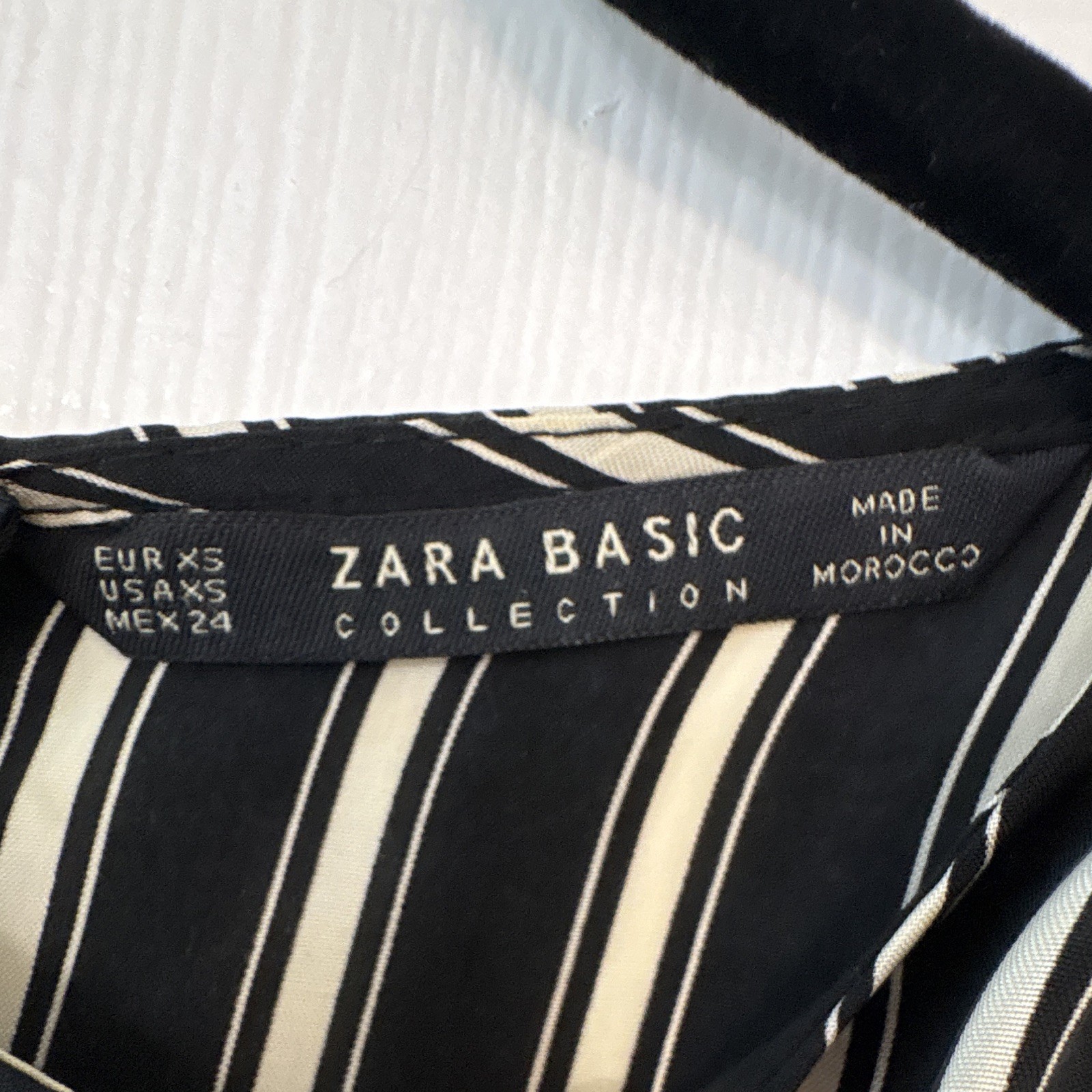 Zara Womens Size XS Black/White Striped V-Neck Ruched Puff Sleeve Mini Dress