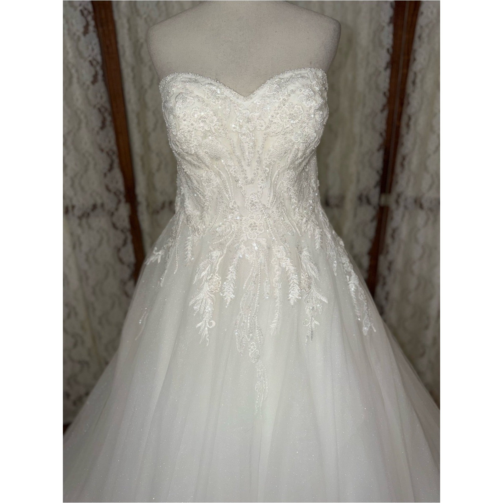 Stunning Oleg Cassini Sparkling Tulle Wedding Gown