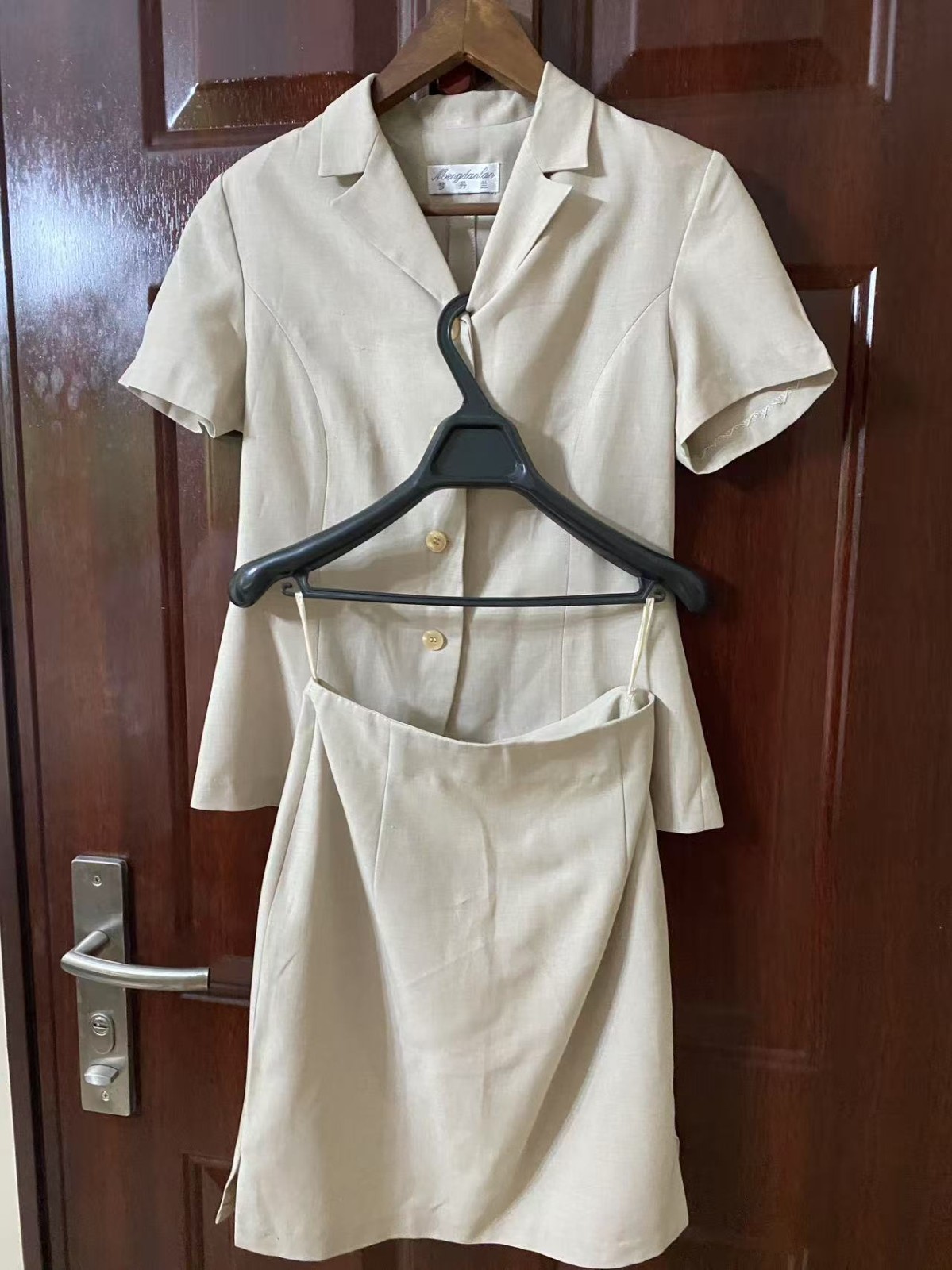 Ladies 2 piece suit dress summer fabric is thin gray