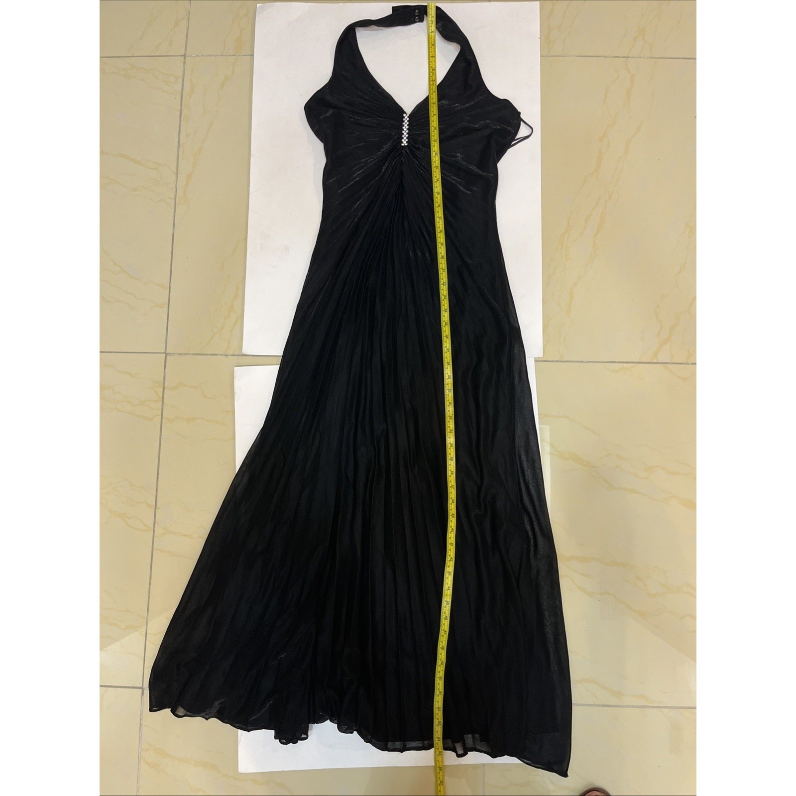 Cache Halter Gown Women 10 Black Excellent Metallic Pleated Rhinestone Formal