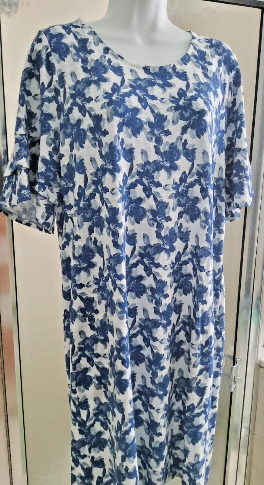CHICO’S RUFFLE ELBOW SLEEVE DRESS-SIZE 1/MEDIUM-BLUE/WHITE-SIDE POCKETS-**NEW**