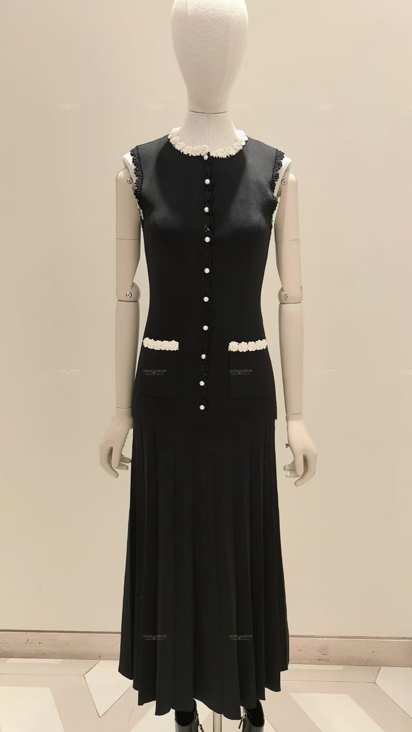 Sandro Flower set pearl Color contrast edging Round neck Sleeveless Dresses
