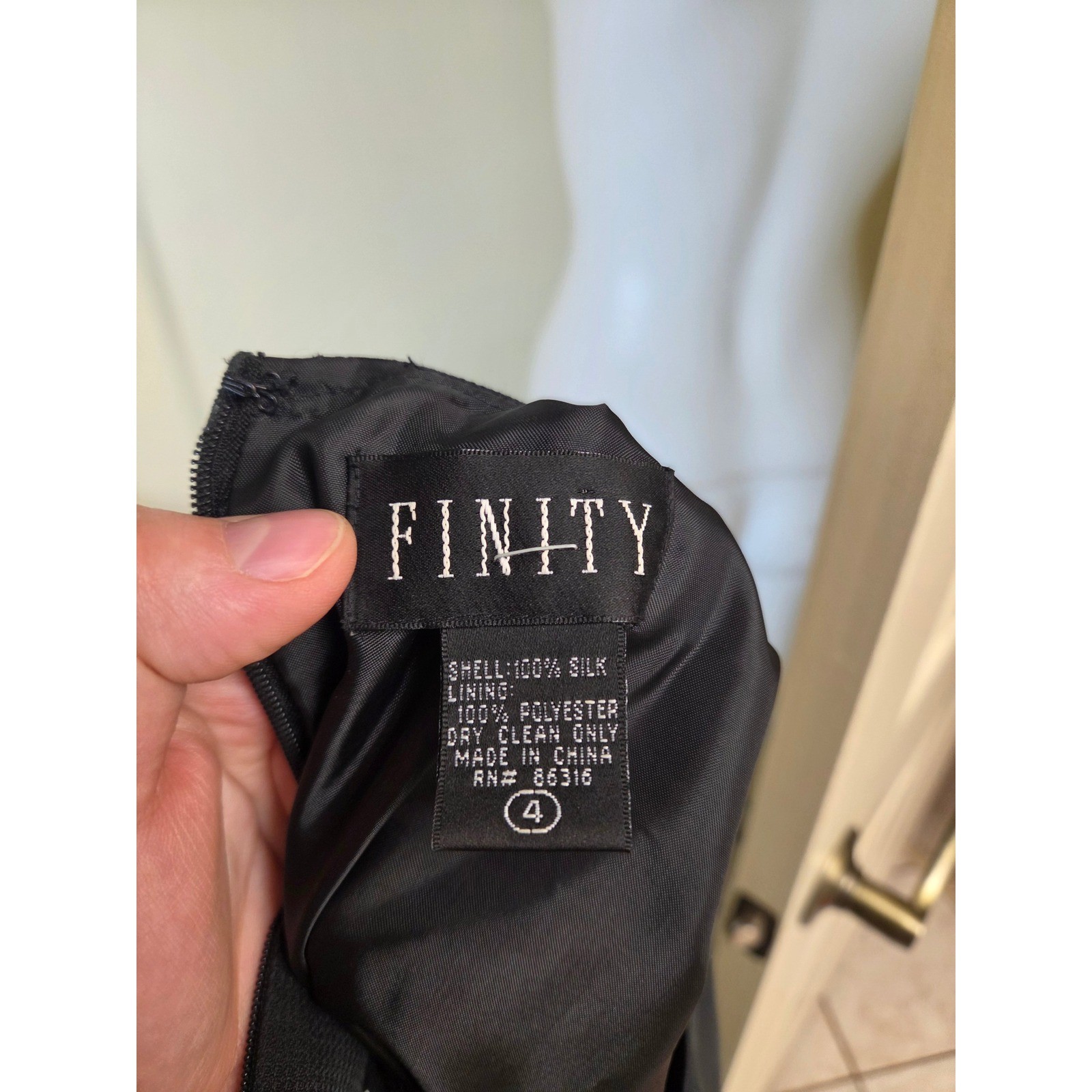 Finity Black 100% Silk Short Sleeve Midi Dress Size 4 Textured Crew Neck Lining
