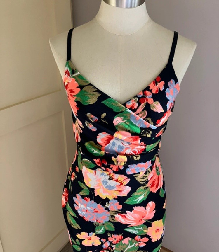 Stylish multicolour cross-over v-neck adjustable strap body con dress • size 10