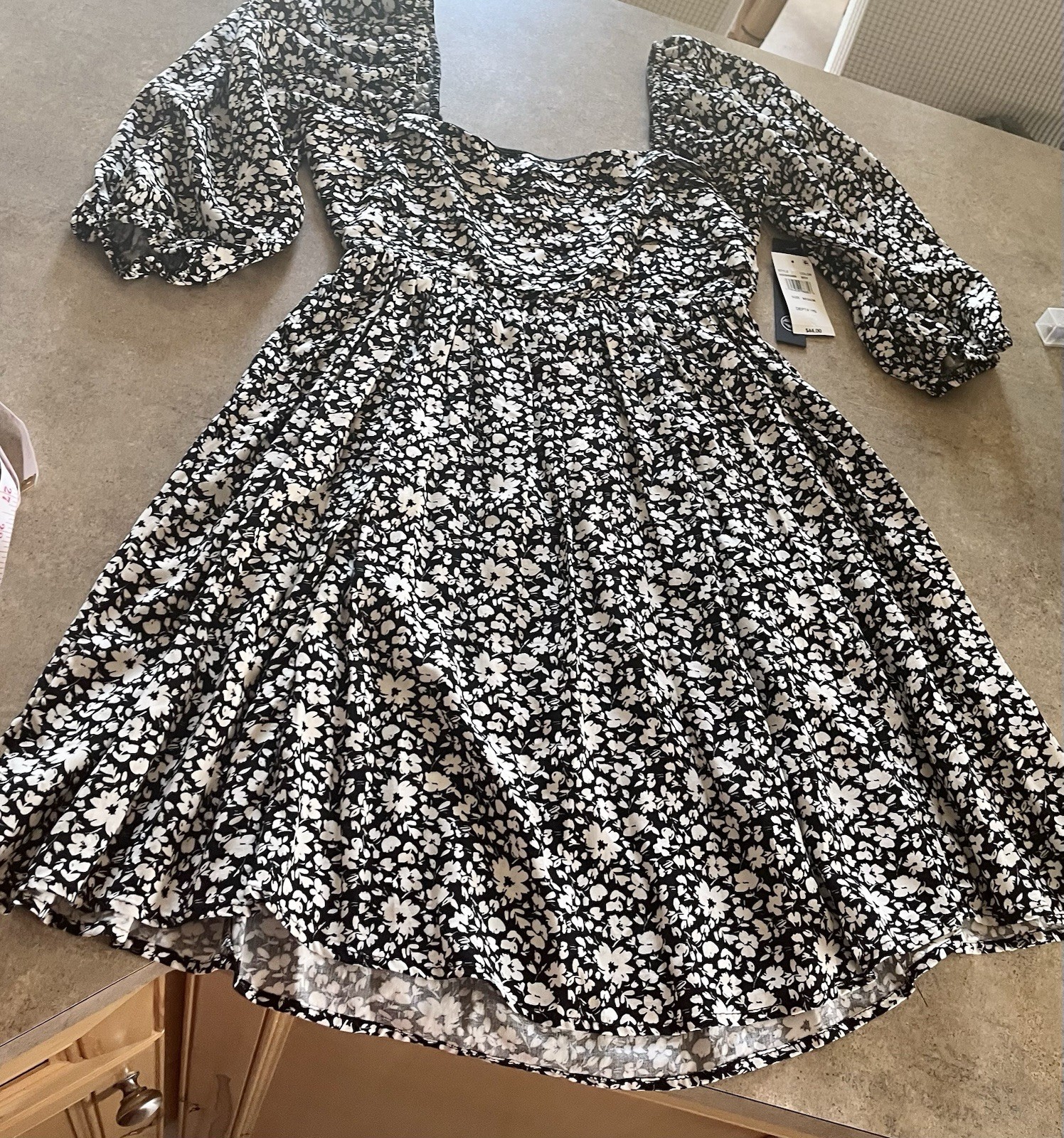 Peasant Dress NWT – Size Medium – Half Sleeves – Black & White Print