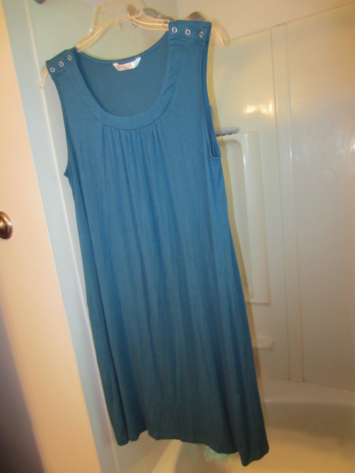 NWOT women’s sleeveless dress Ekouaer Size L teal color COMFORT