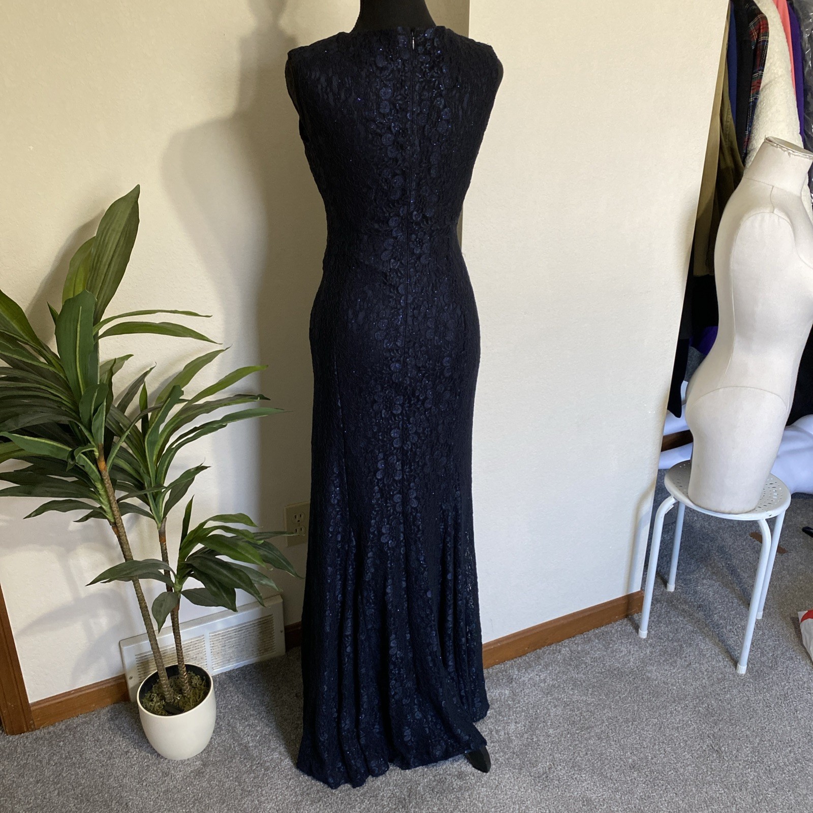 Tahari Arthur Levine Lace Maxi Dress Navy Shimmer Stretch Bodycon Evening wear 2