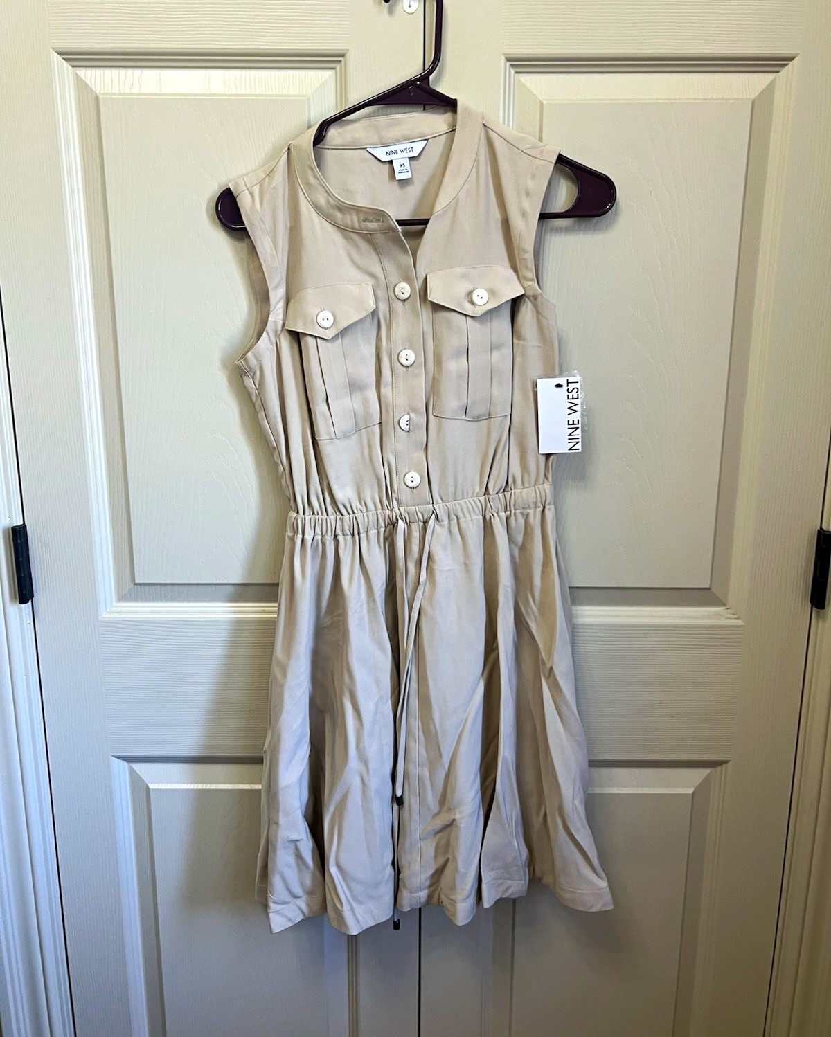 Nine West XS Beige Sleeveless Fit & Flare Knee Dress Button Front Pockets