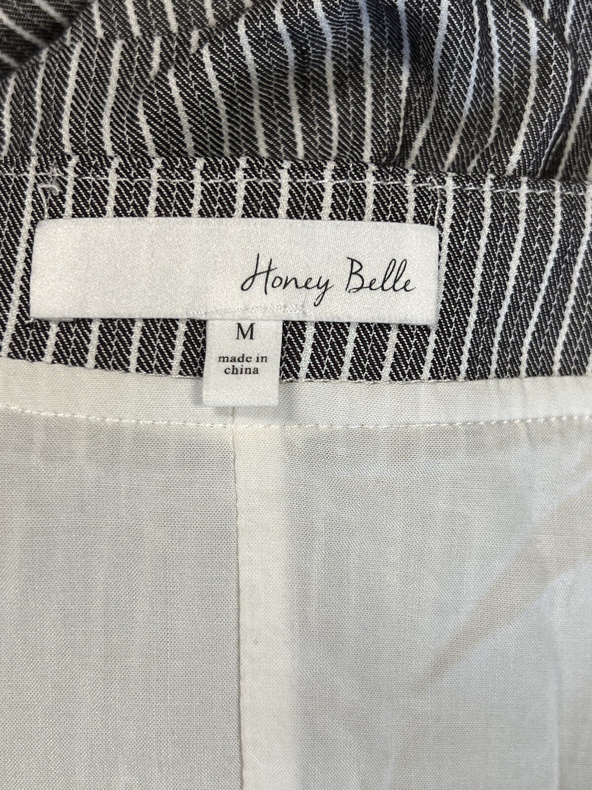 Honey Belle Tie Front Dress Size M Gray White Striped S/S Split Sleeve V-Neck