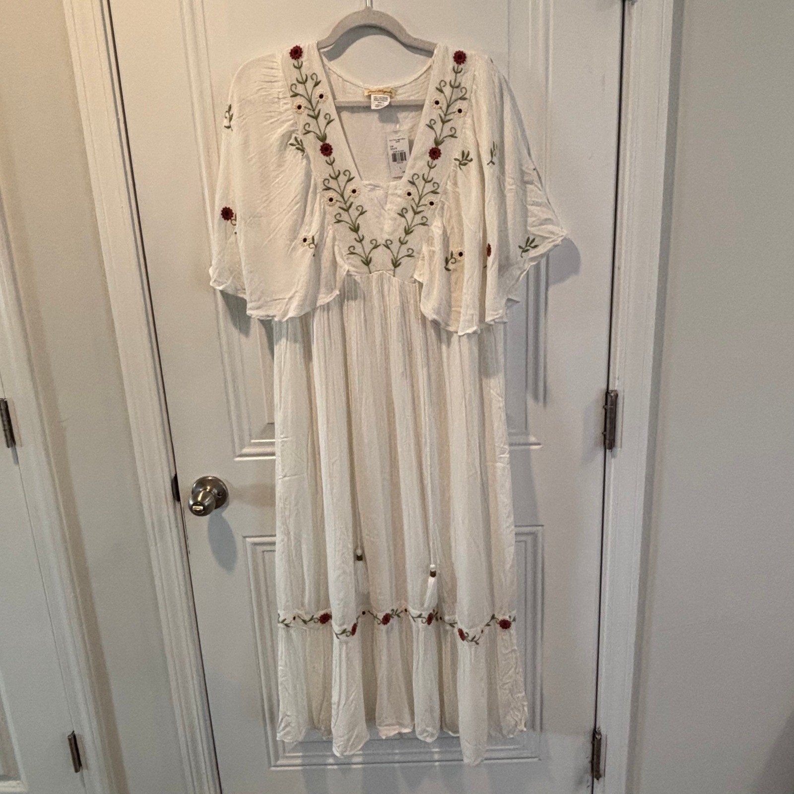NWT Sweet Magnolia Women Dress L White Floral Embroidered Boho Maxi Flutter