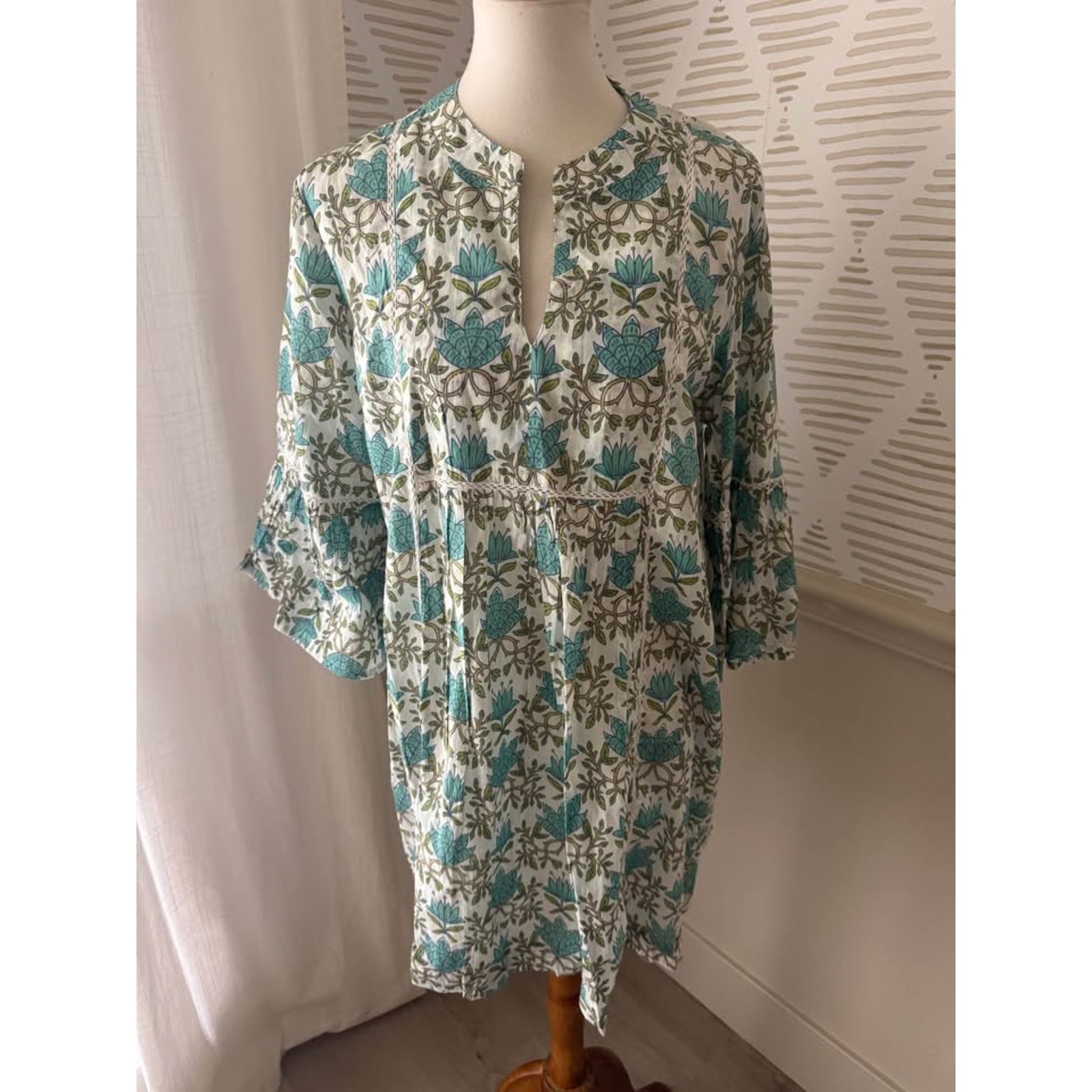 NWT blu threads by Rock Flower Paper Medium 100% Cotton Floral Bell Sleeve Dress
