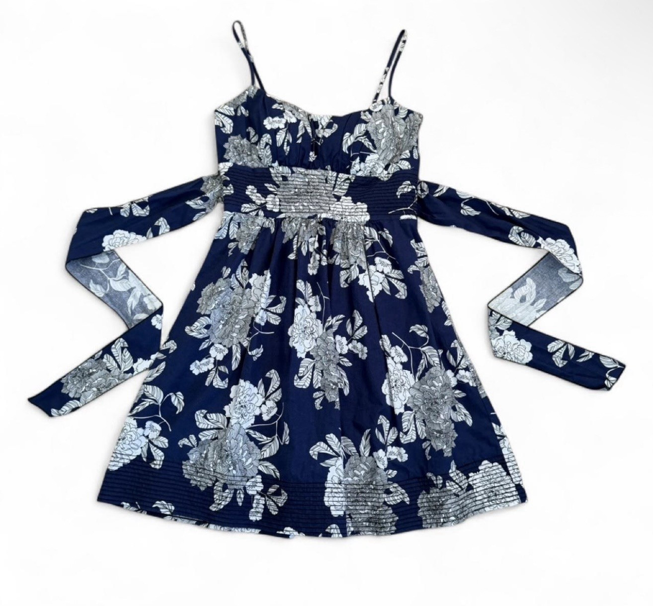 B. Darlin Girls 5/6 Blue Floral Fit & Flare Smocked Spaghetti Strap Dress