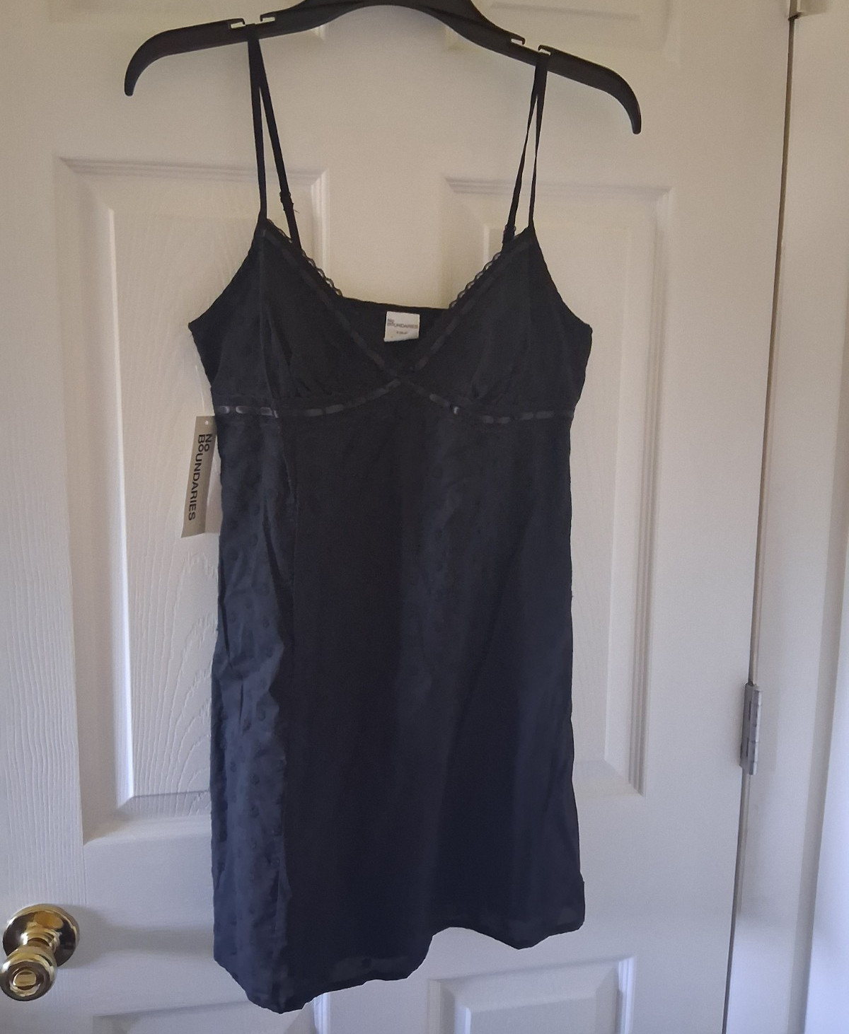 No Boundaries Women’s Triangle A-line Mini Size S Adjustable Straps Lace Bow