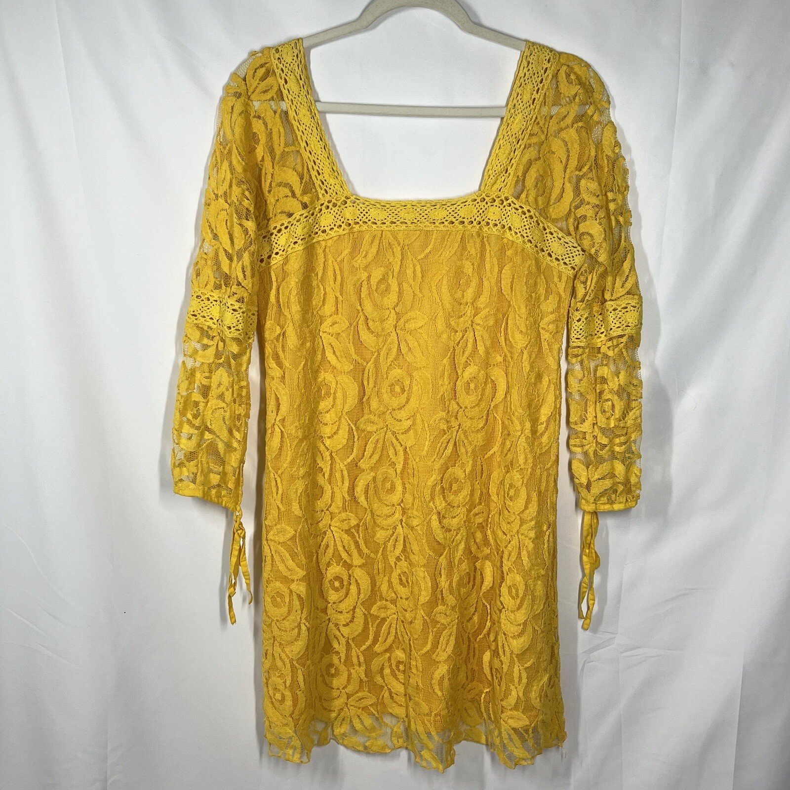 Solitaire Shift Dress M Lace Floral Crochet Square Neck Yellow Boho Peasant