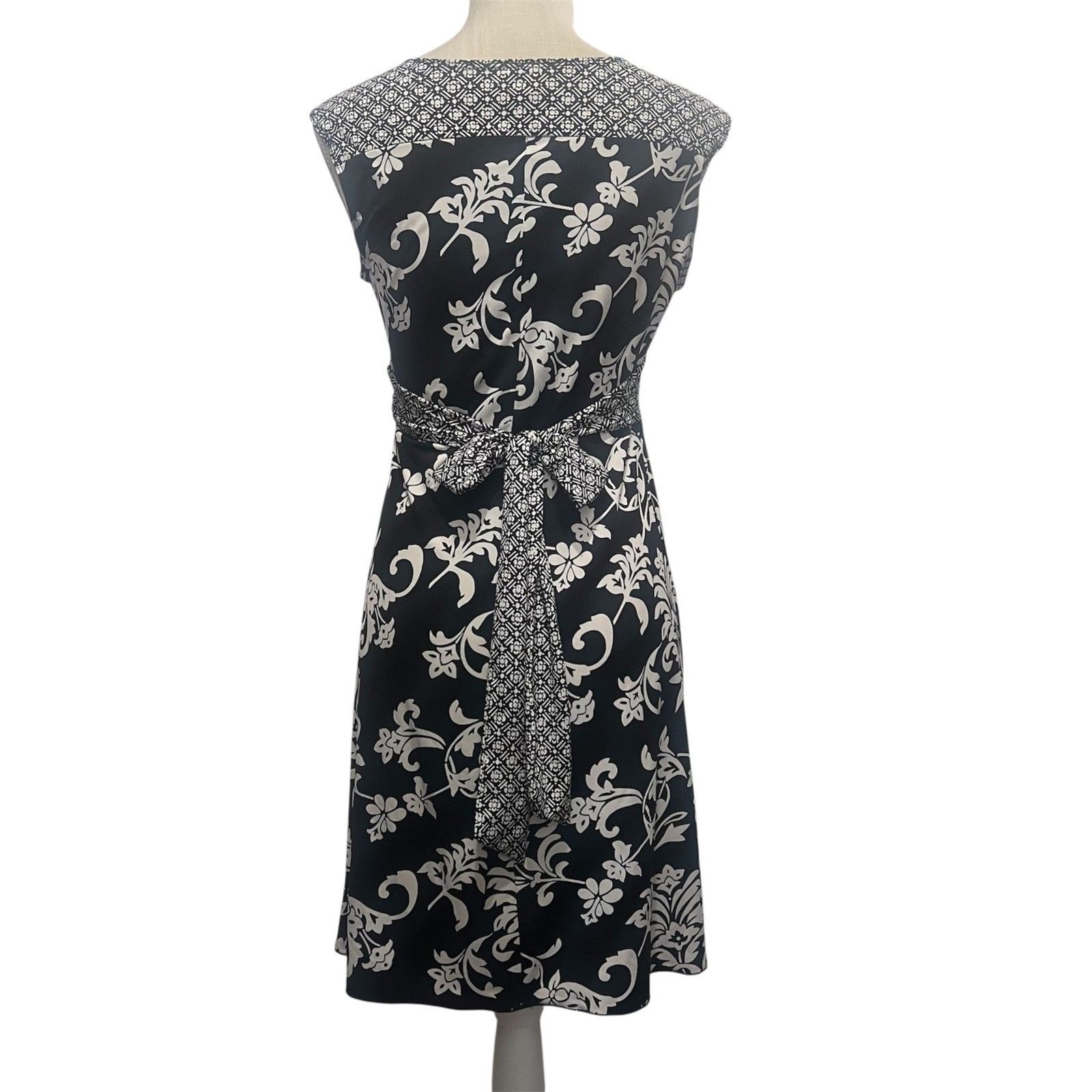 Candies Medium Boho Romantic Floral Empire Waist Stretchy Knee Length Dress