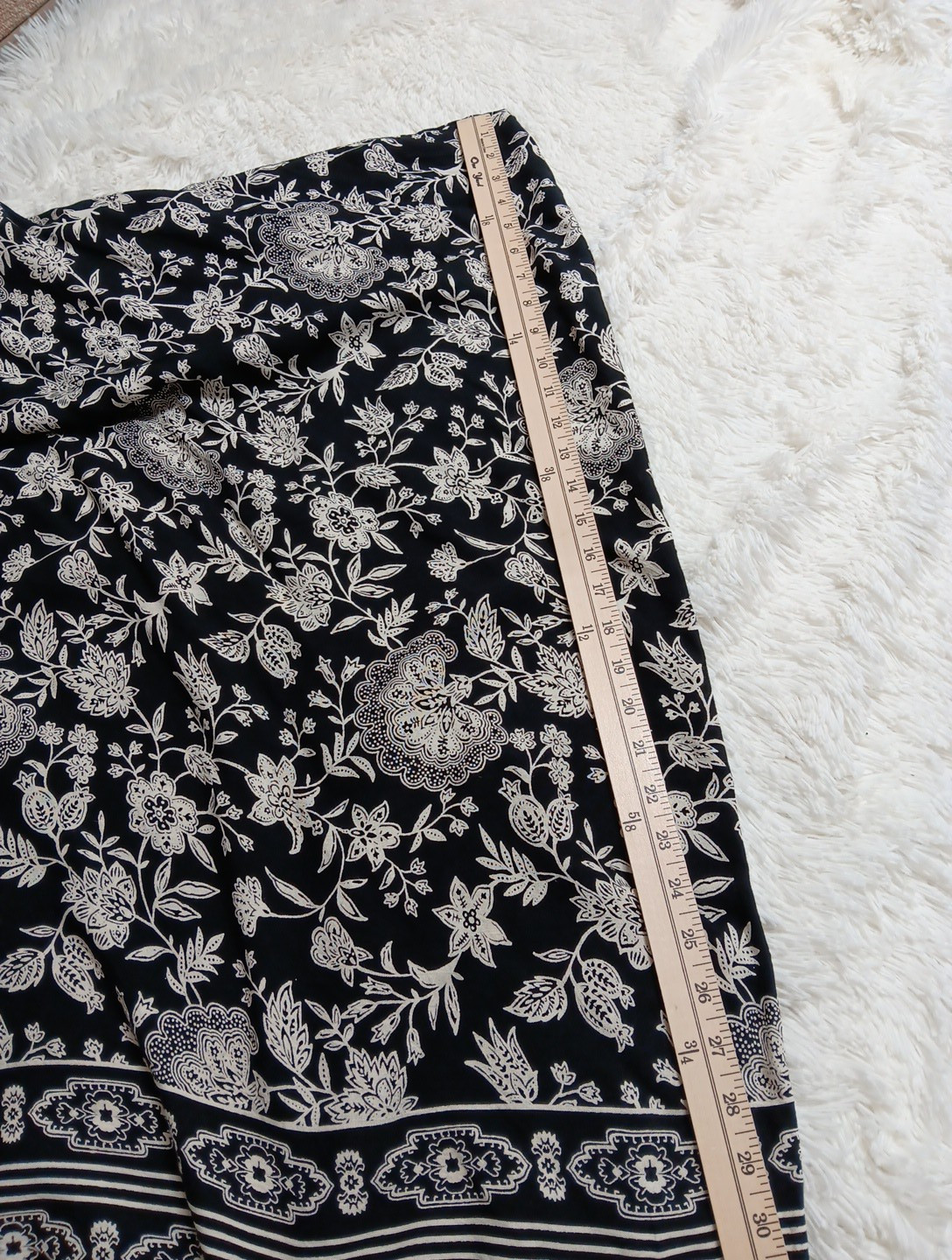 Angie Black and white Boho flower print Jumpsuit size M for woman