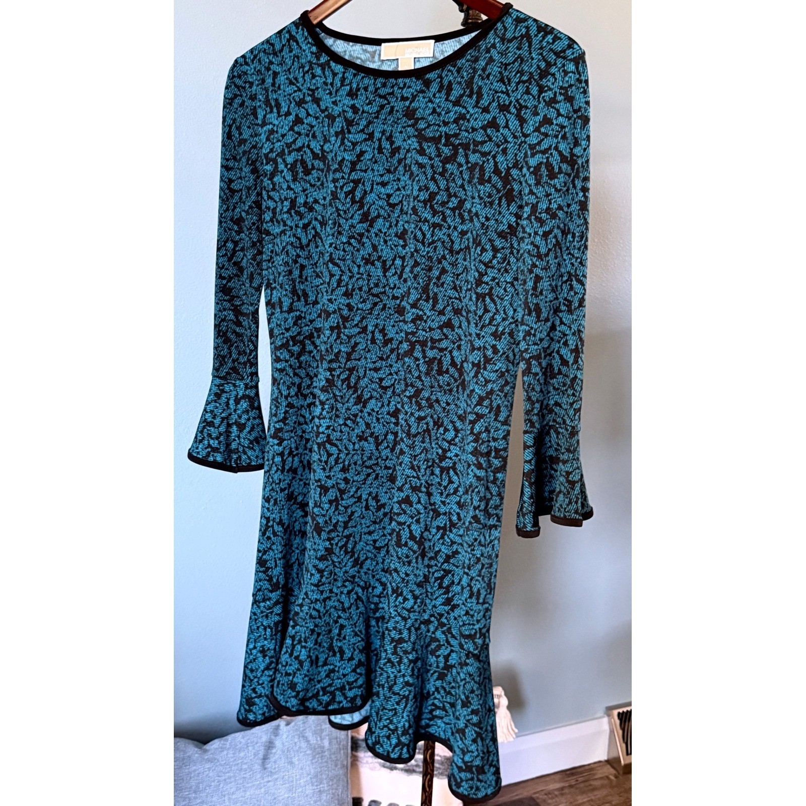 Michael Kors Fit Flare 90s Minimalist Bell Sleeve Retro Modern MIDI Dress Sz M