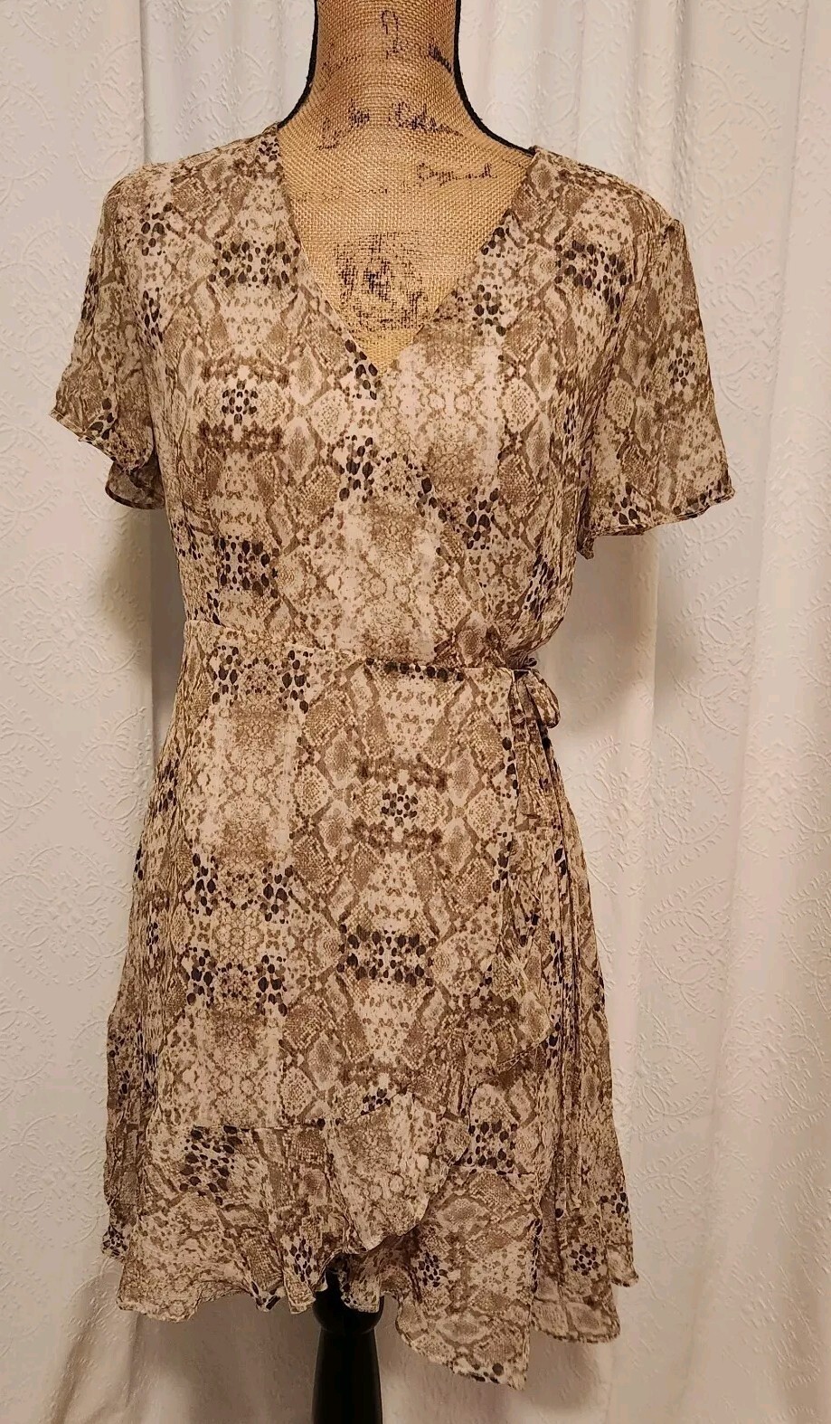 All In Favor Women’s M Snake Skin Print Short Sleeve Chiffon Wrap Mini Dress