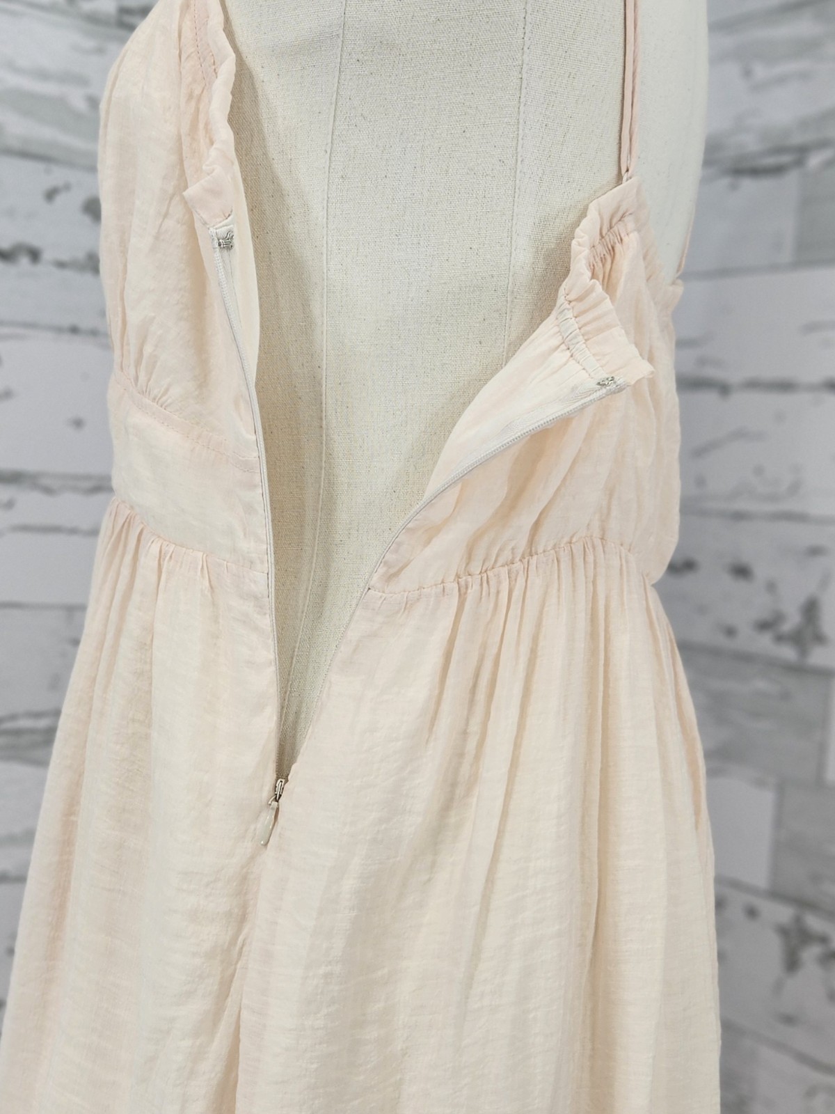 H & M Womens 12 Sleeveless Ruffle Midi Dress Gathered Waist Cream Peach