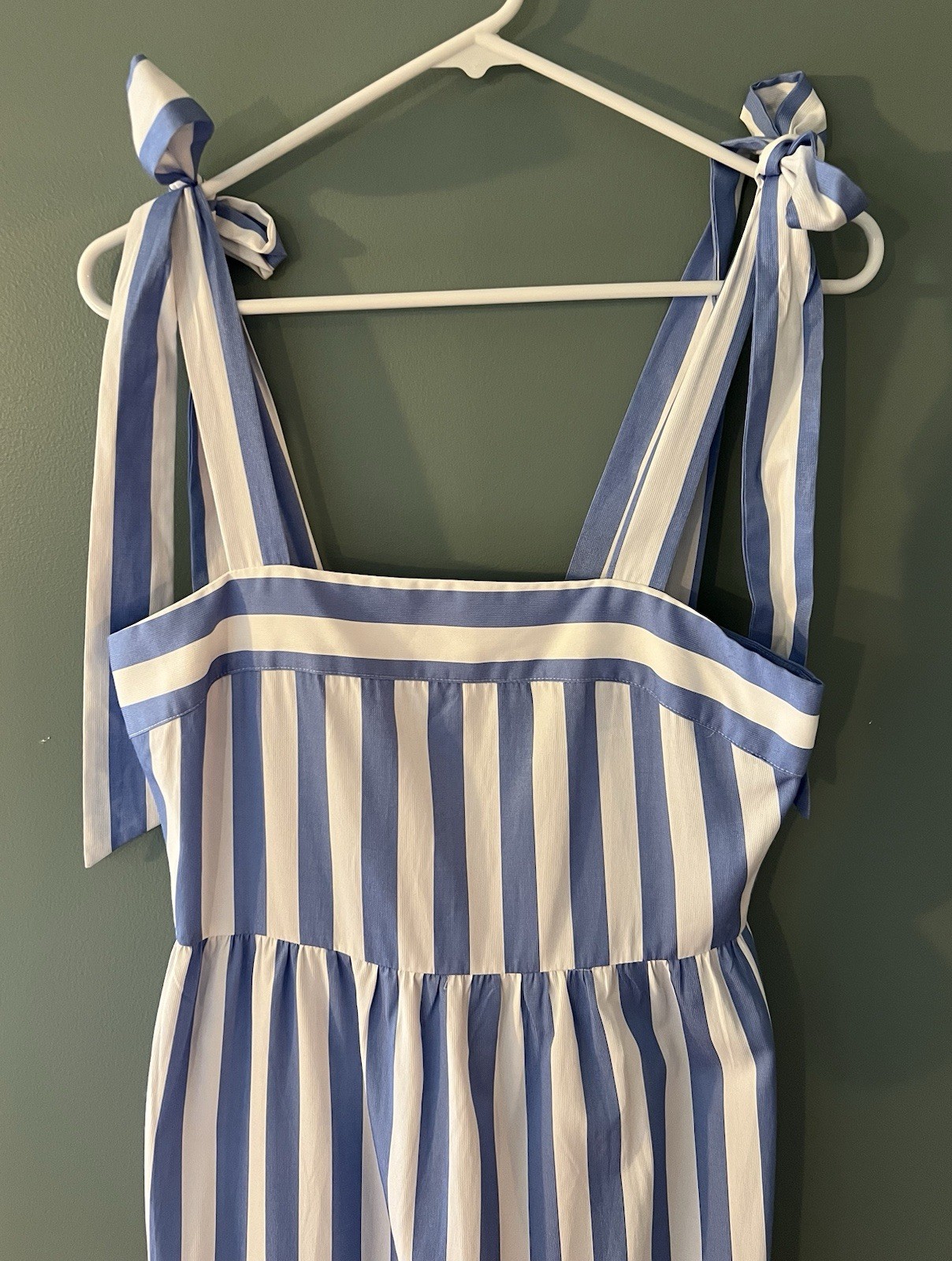 Aura White & Blue Striped Maxi Dress – size (S)