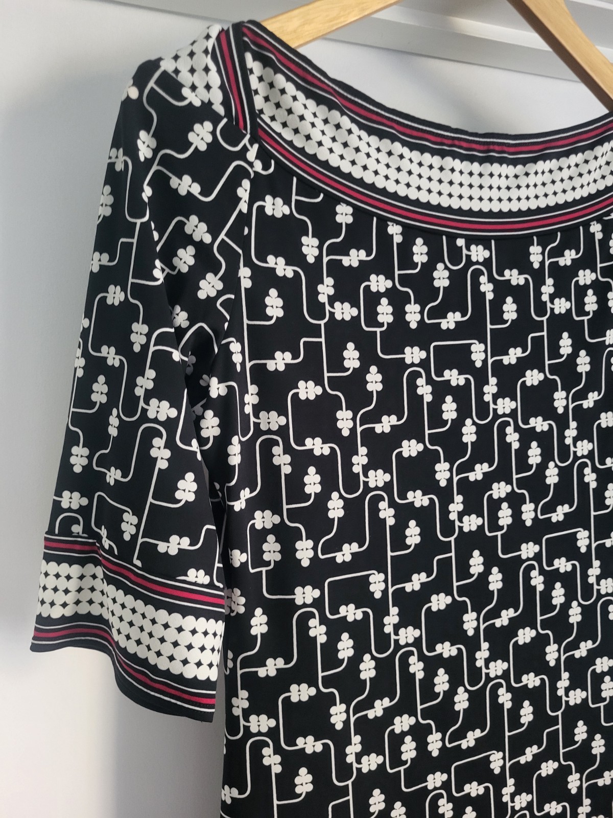 Max Edition Geometric Half Sleeve Sheath Dress Size Medium Lightweight Stretch