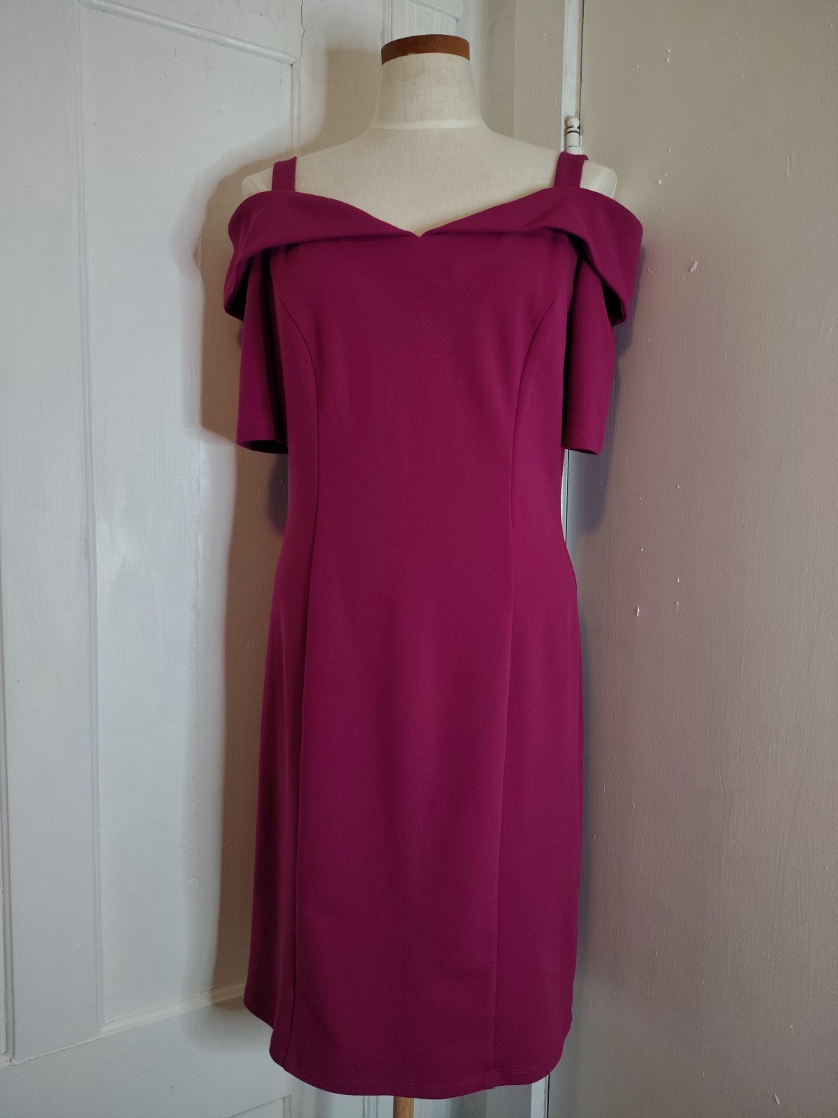 Glamour Fuschia Cold Shoulder Special Occassion Cocktail Sheath Dress Womens 10