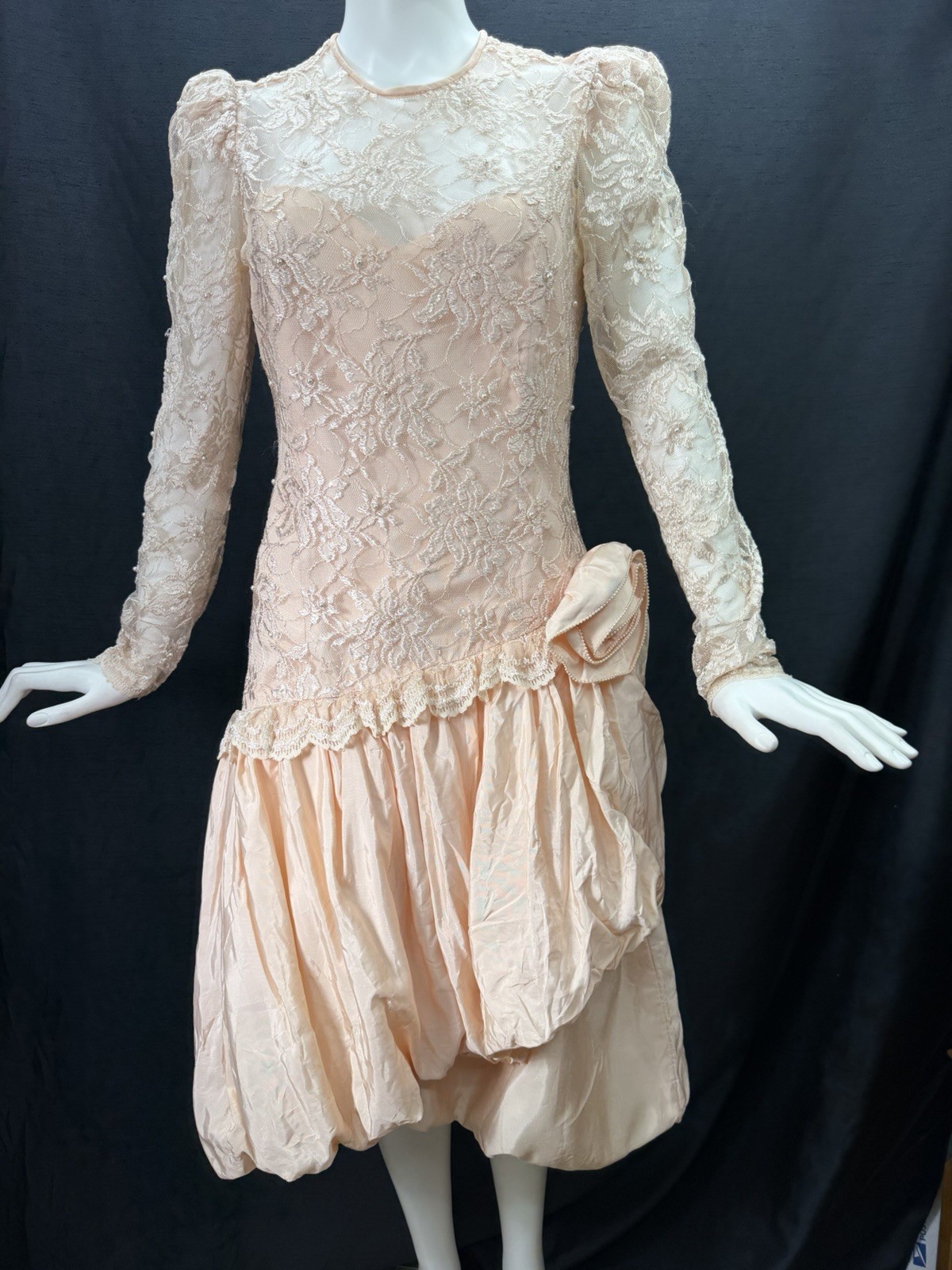 Vintage Nancy Bracoloni Peach Lace Fit & Flare Knee Dress 12 Beaded Bubble