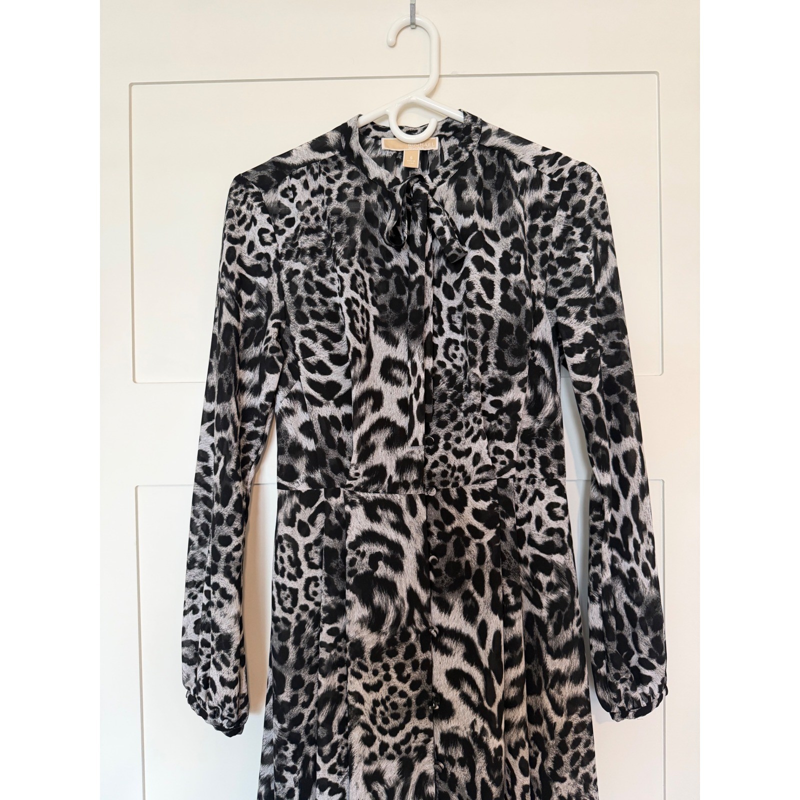 Michael Kors Leopard Print Maxi Dress Grey Black Chiffon Tie Neck Chic S