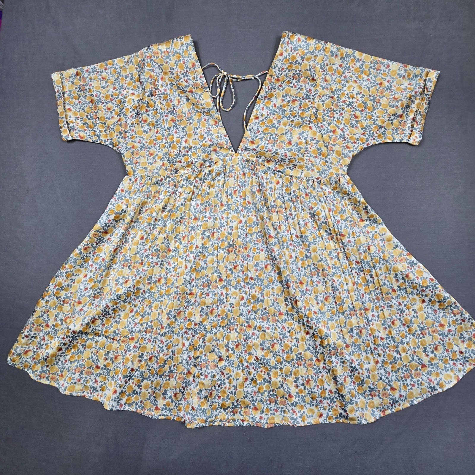 Anthropologie En Creme Yellow Floral Satin Dress S Short Sleeves V-Neck Boho