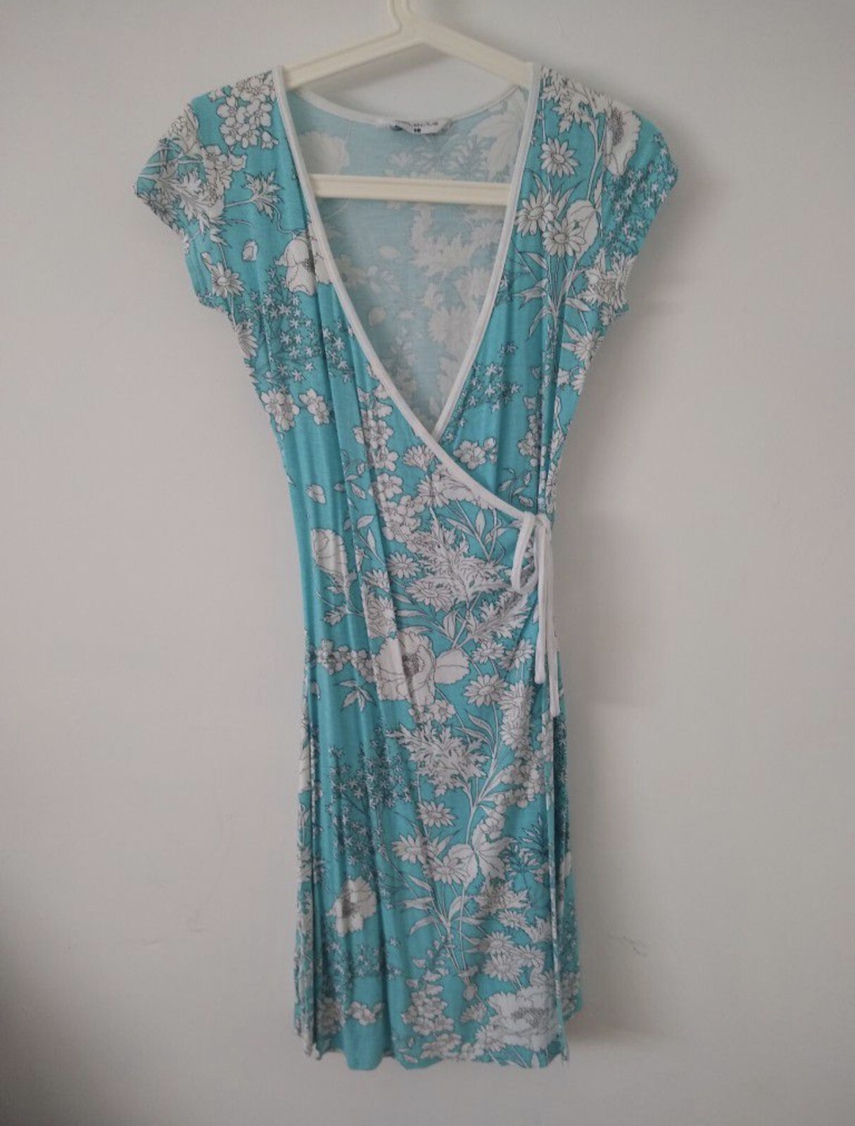FROM UK Floral Faux Wrap Stretch NO IRON Small Layered blue White Size Small