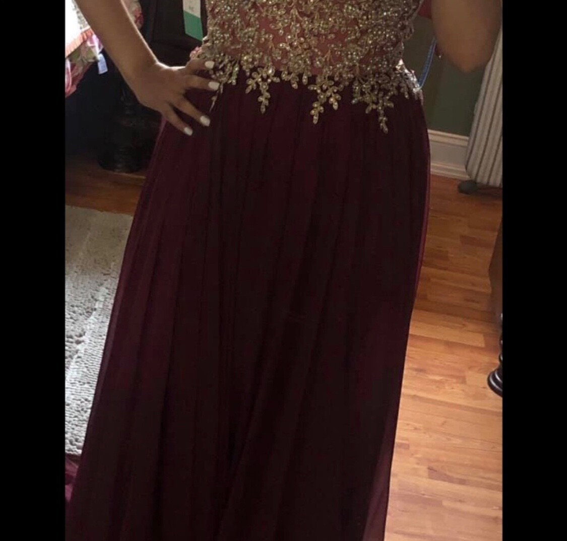 Brand New Elegant Dress: Size 5/6. Can be worn for receptions/prom/bridesmaids