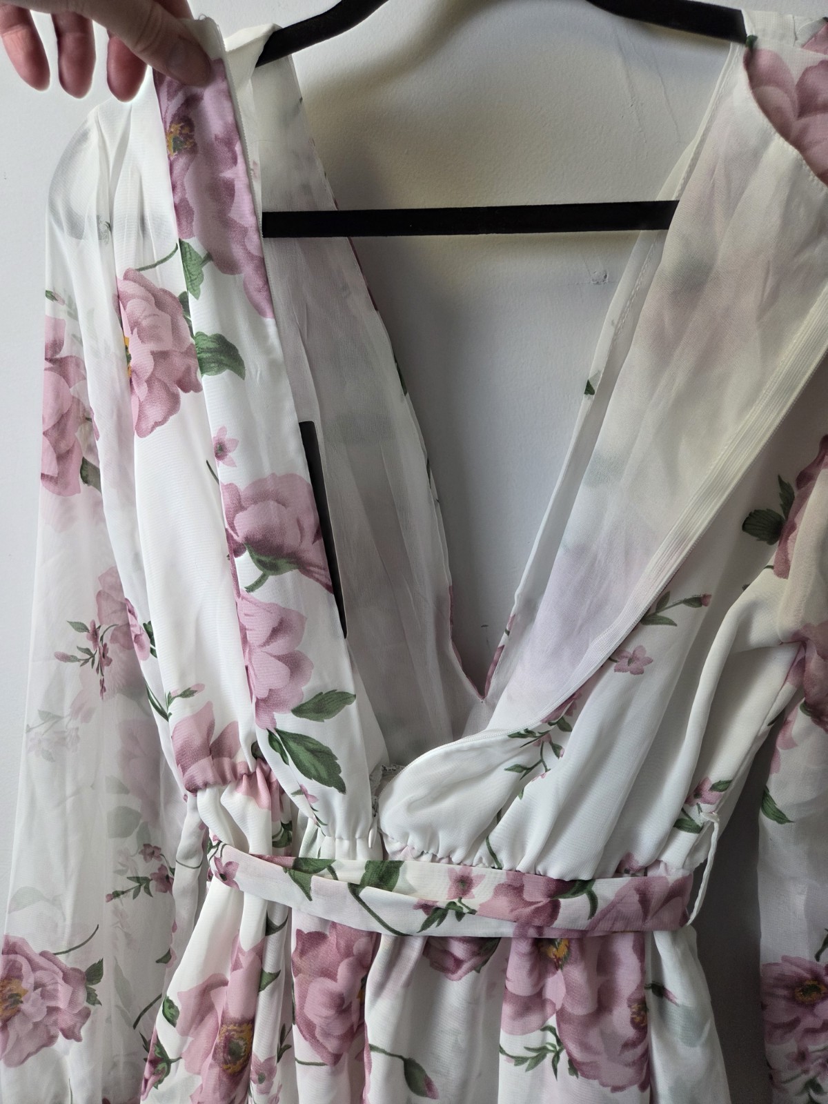 PrettyLittleThing White Pink Green Floral Chiffon V-Neck Belted Mini Dress 8