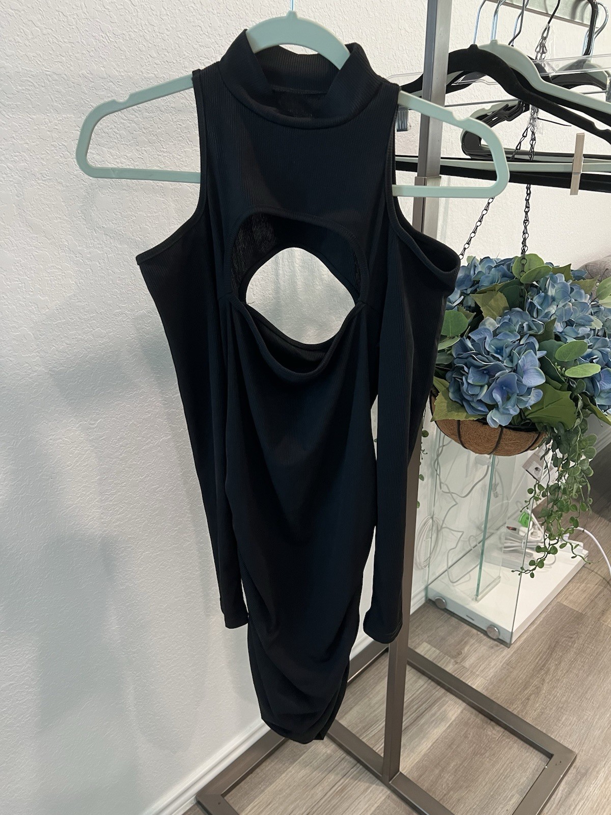 Unbrand Cotton Blend Black Shoulder Cut Out Bodycon Dress Sz S (item A7)