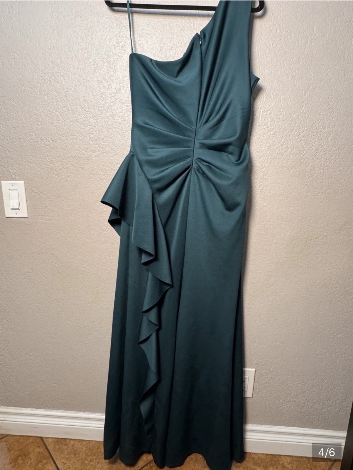 XSCAPE Green Knit One-Shoulder Ruffle Lined Maxi Dress Formal Party Size 14