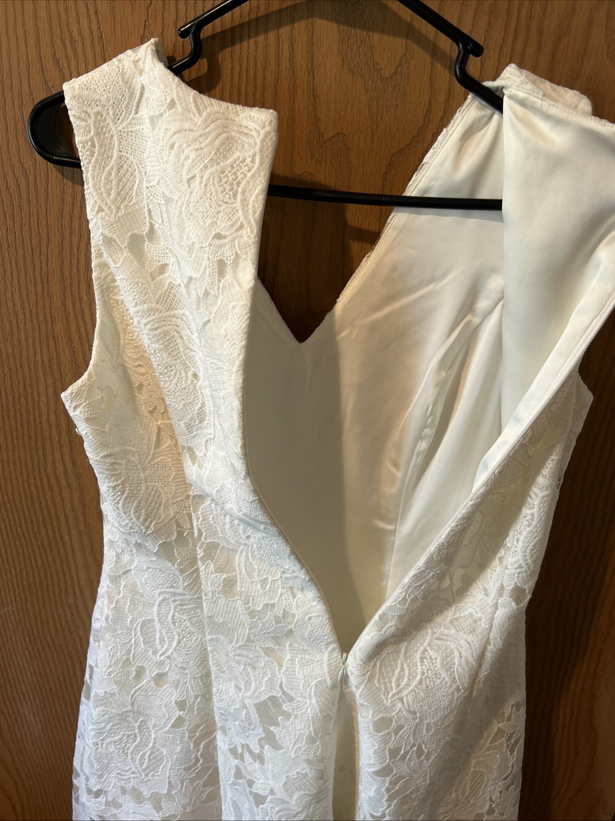 WHITE HOUSE BLACK MARKET NEW NWT Short Sleeve V Neck Lace Sheath Dress 4