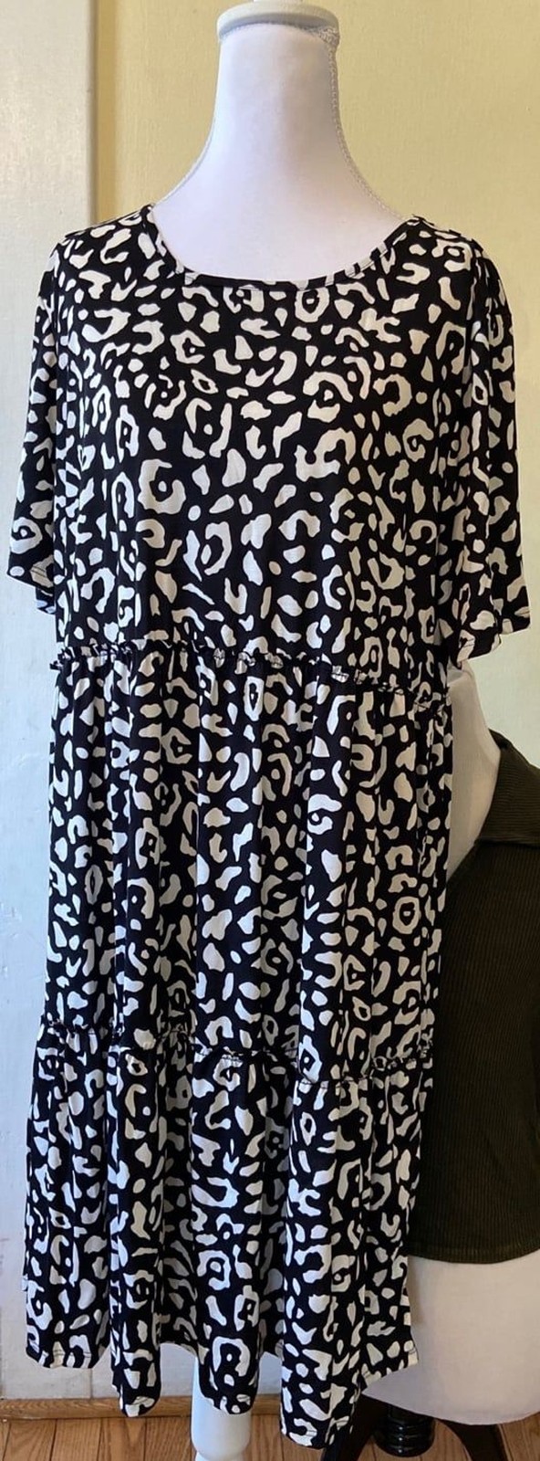 HEIMISH dress 2XL Heimish tiered dress womens dress 2X wrinkle resistant NEW